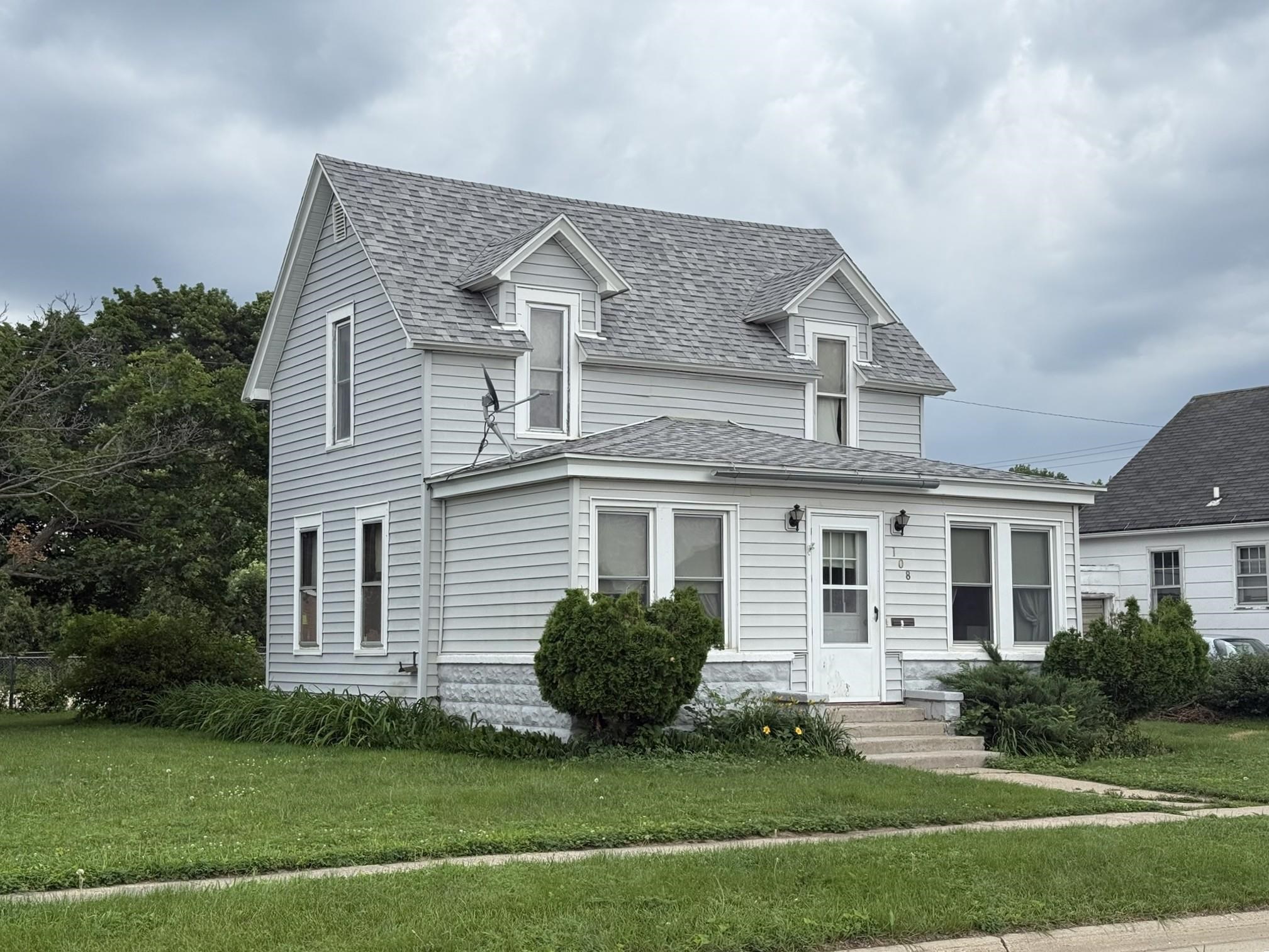 108 7th Street, Estherville, IA 51334 