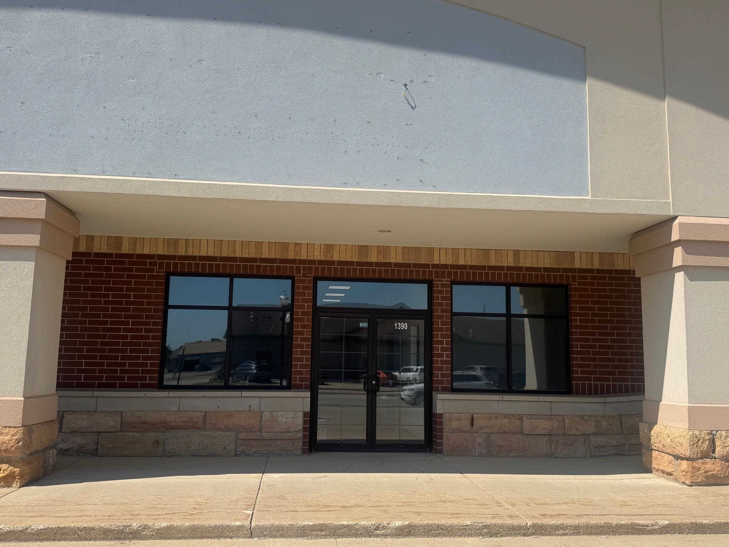 1390 Lake St, Spirit Lake, IA 51360 