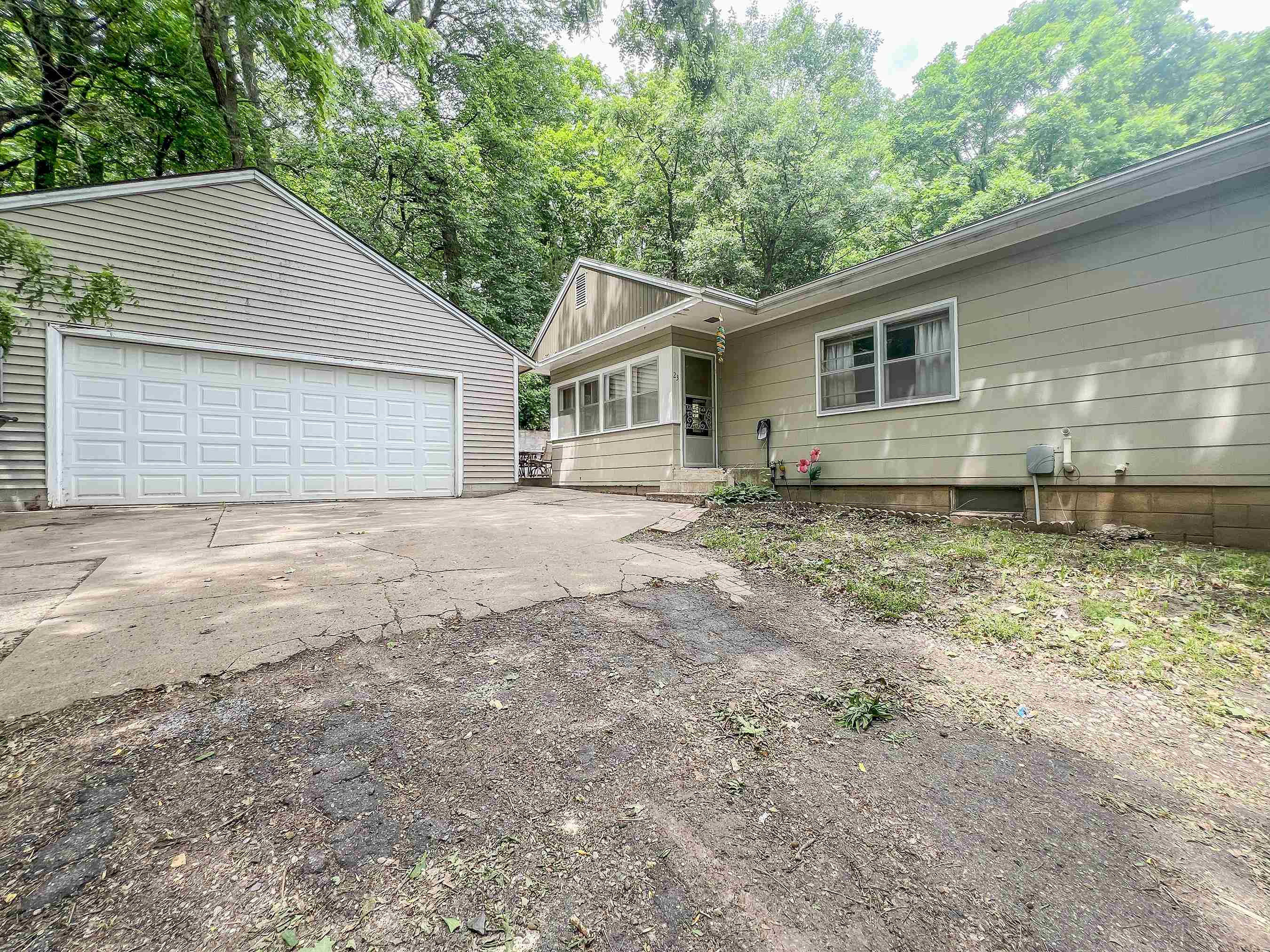 23 2nd Street, Estherville, IA 51334 