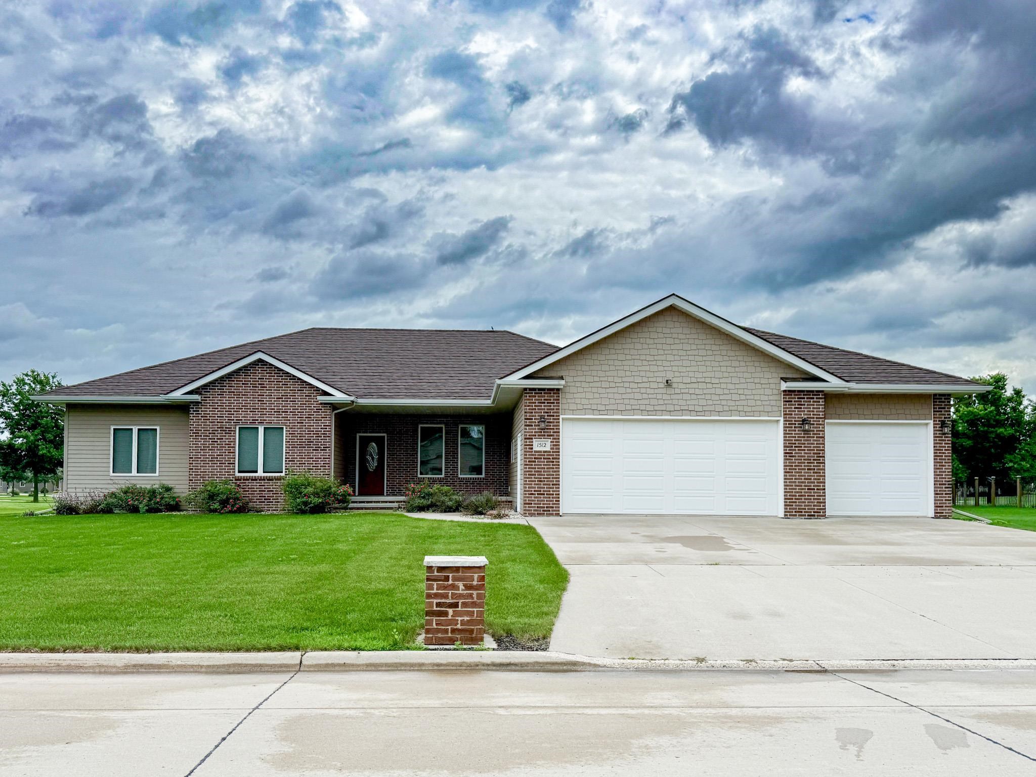 1512 17Th Avenue, Spencer, IA 51301 