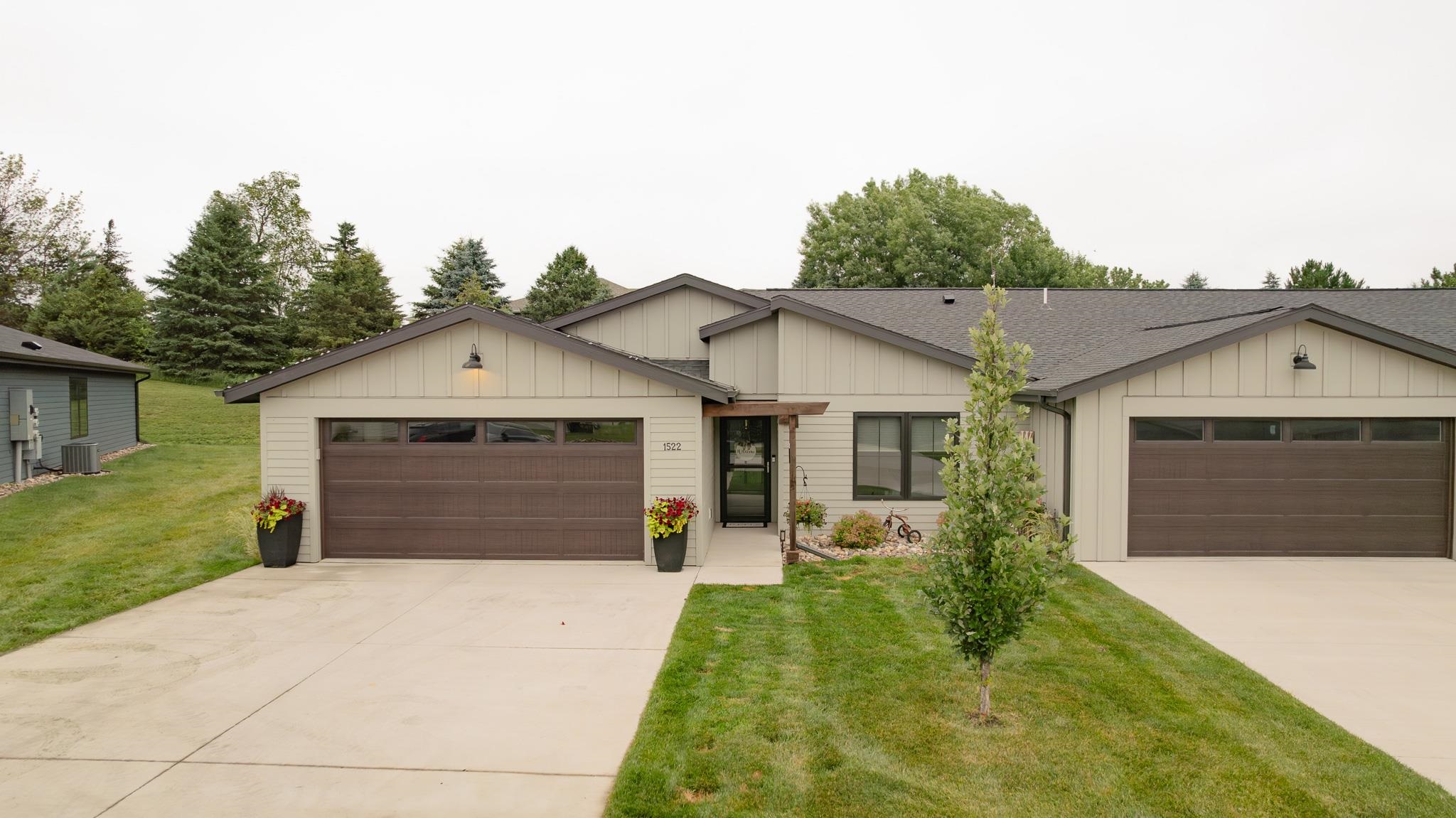1522 Blaines Way, Spirit Lake, IA 51360 