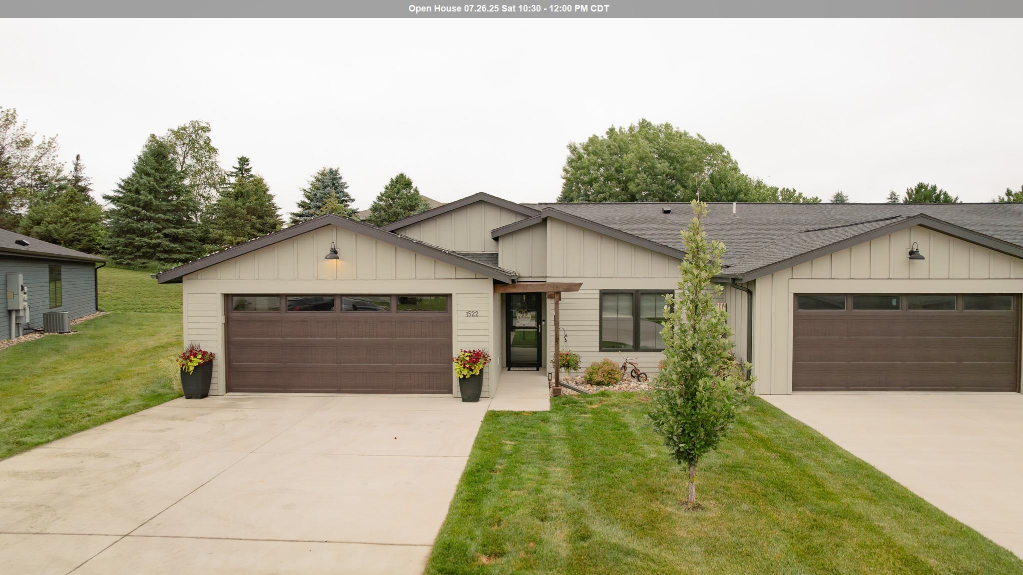 1522 Blaines Way, Spirit Lake, IA 51360 