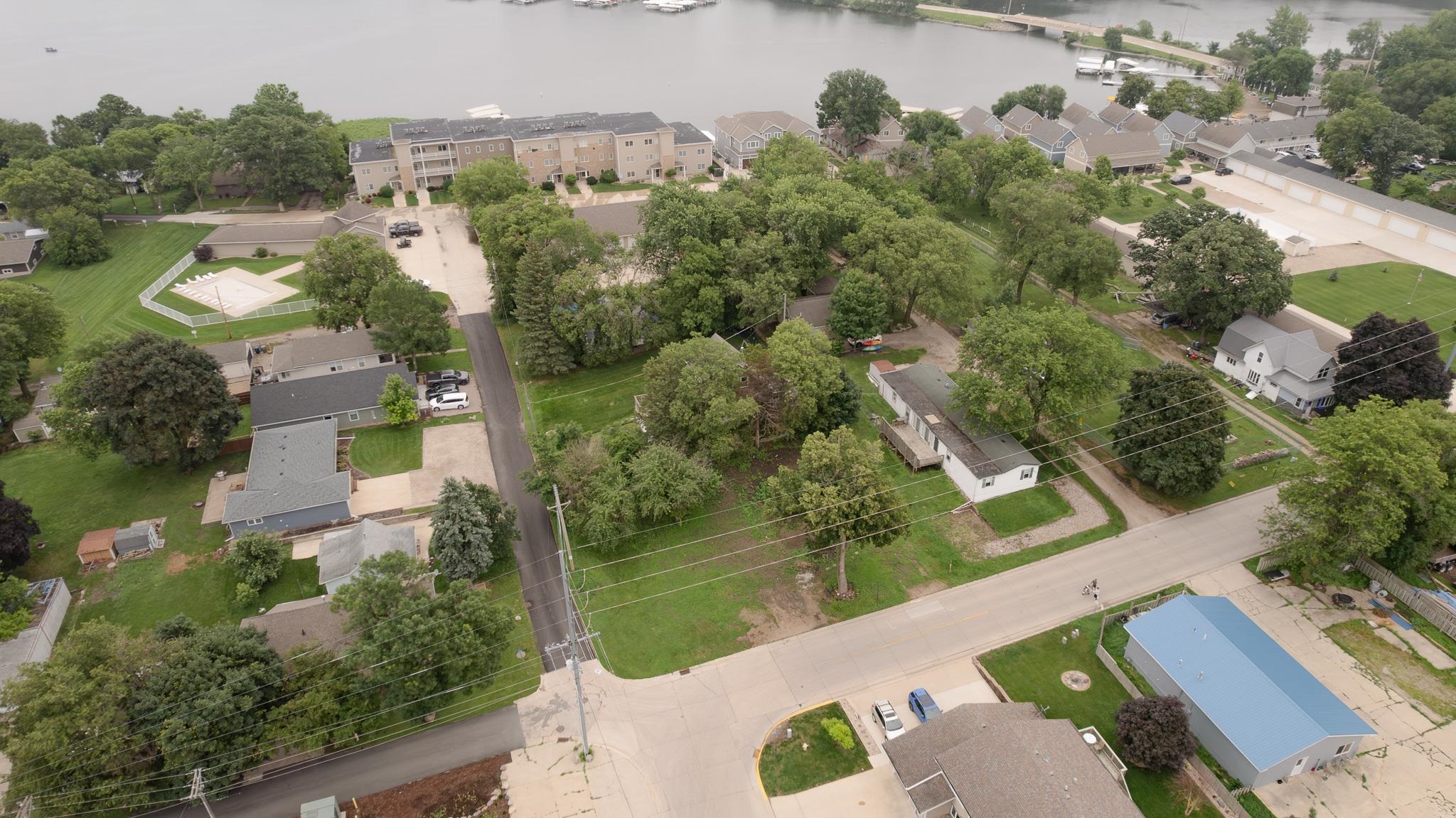 306 Iowa Street, Arnolds Park, IA 51331 