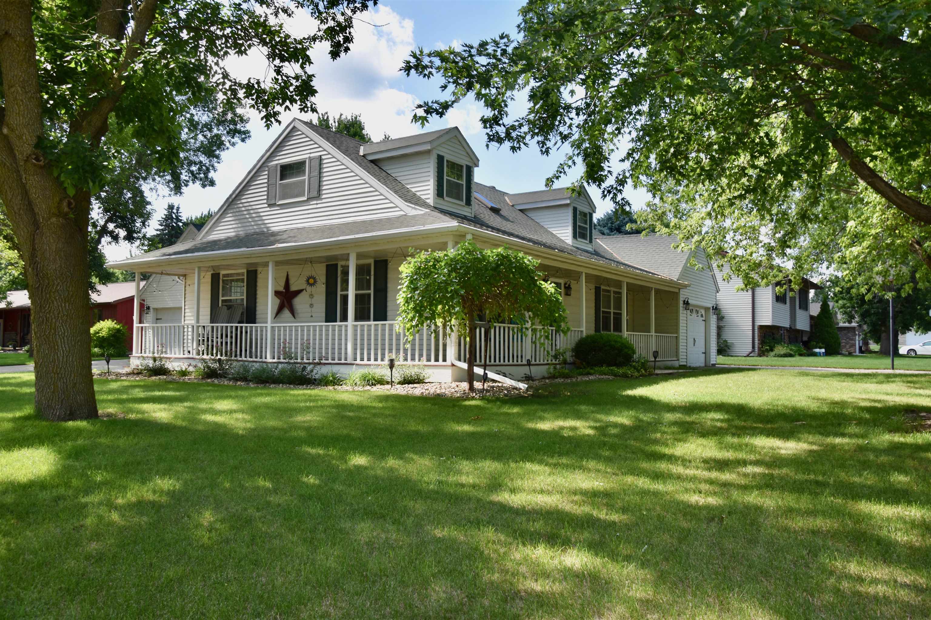 403 Walnut Drive, Sibley, IA 51249 