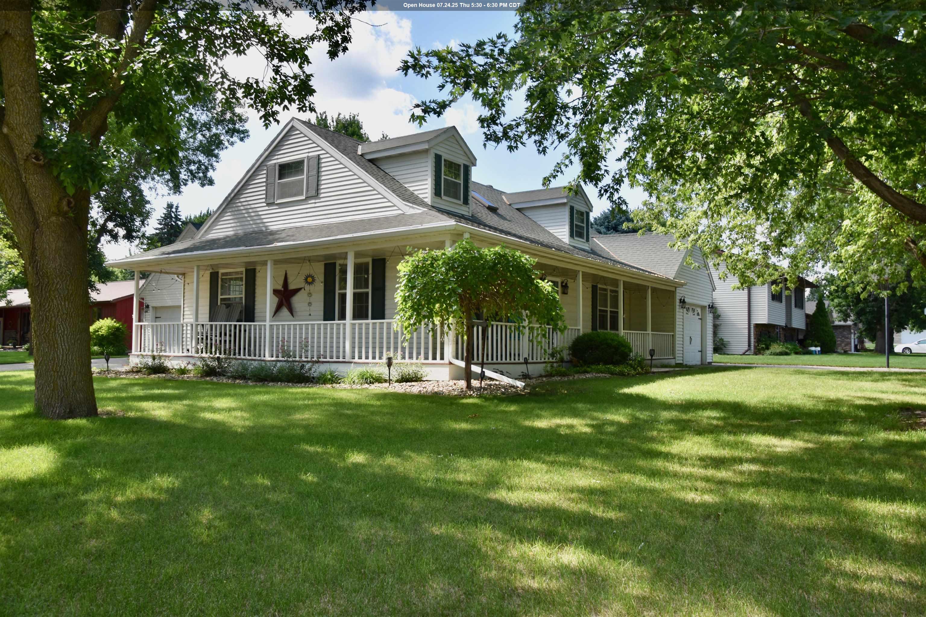 403 Walnut Drive, Sibley, IA 51249 