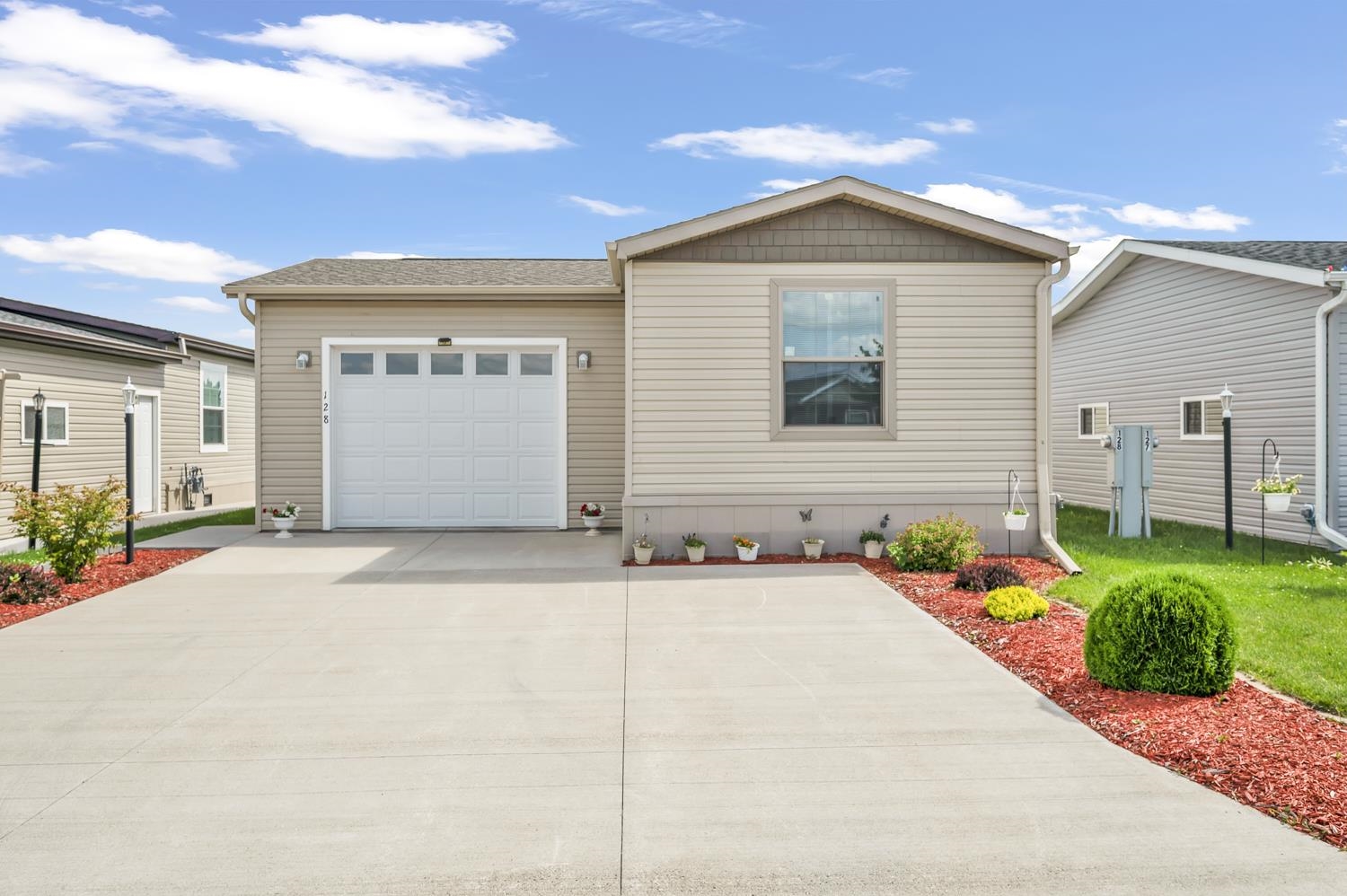 3200 Okoboji Avenue #128, Milford, IA 51351 