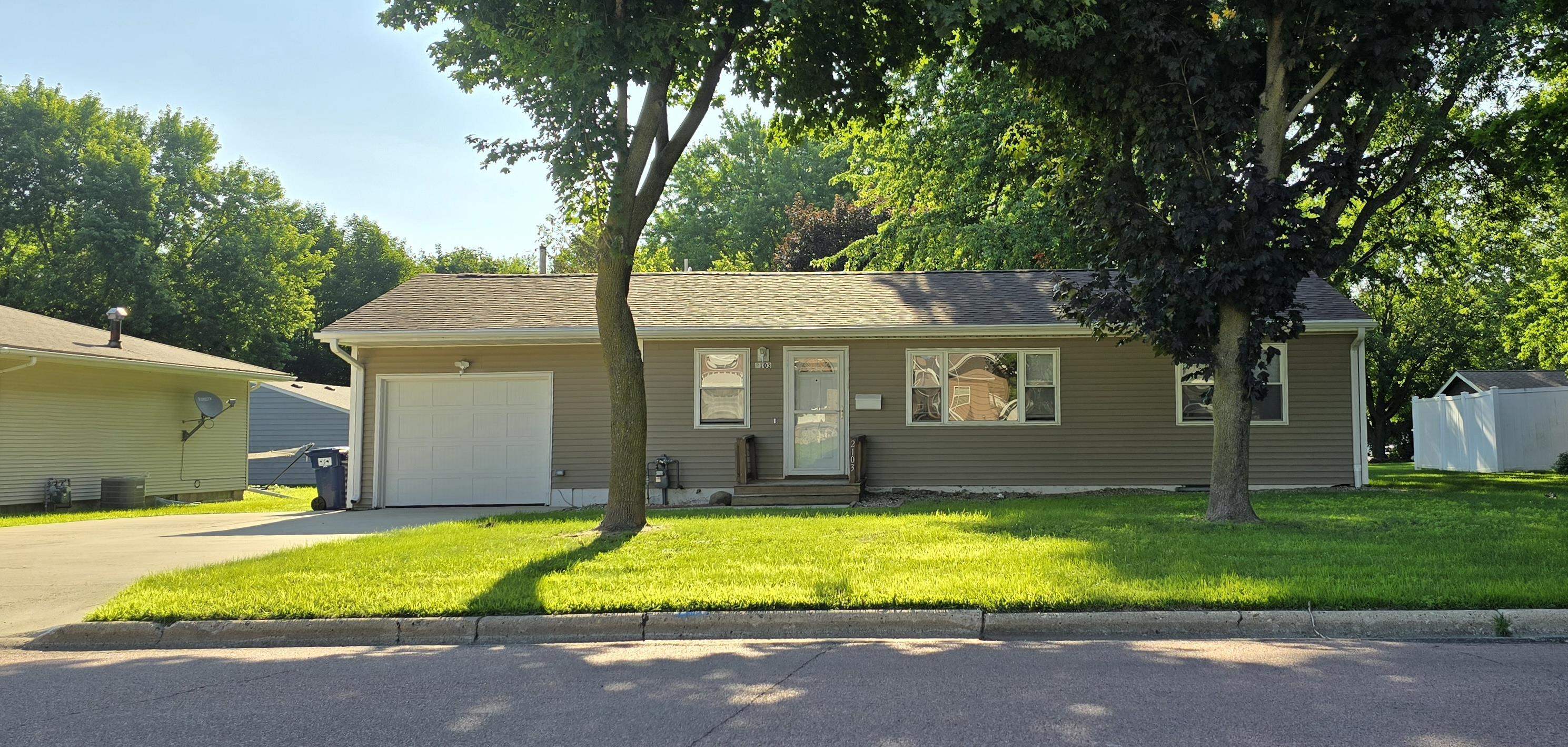 2103 Denver Avenue, Spirit Lake, IA 51360 