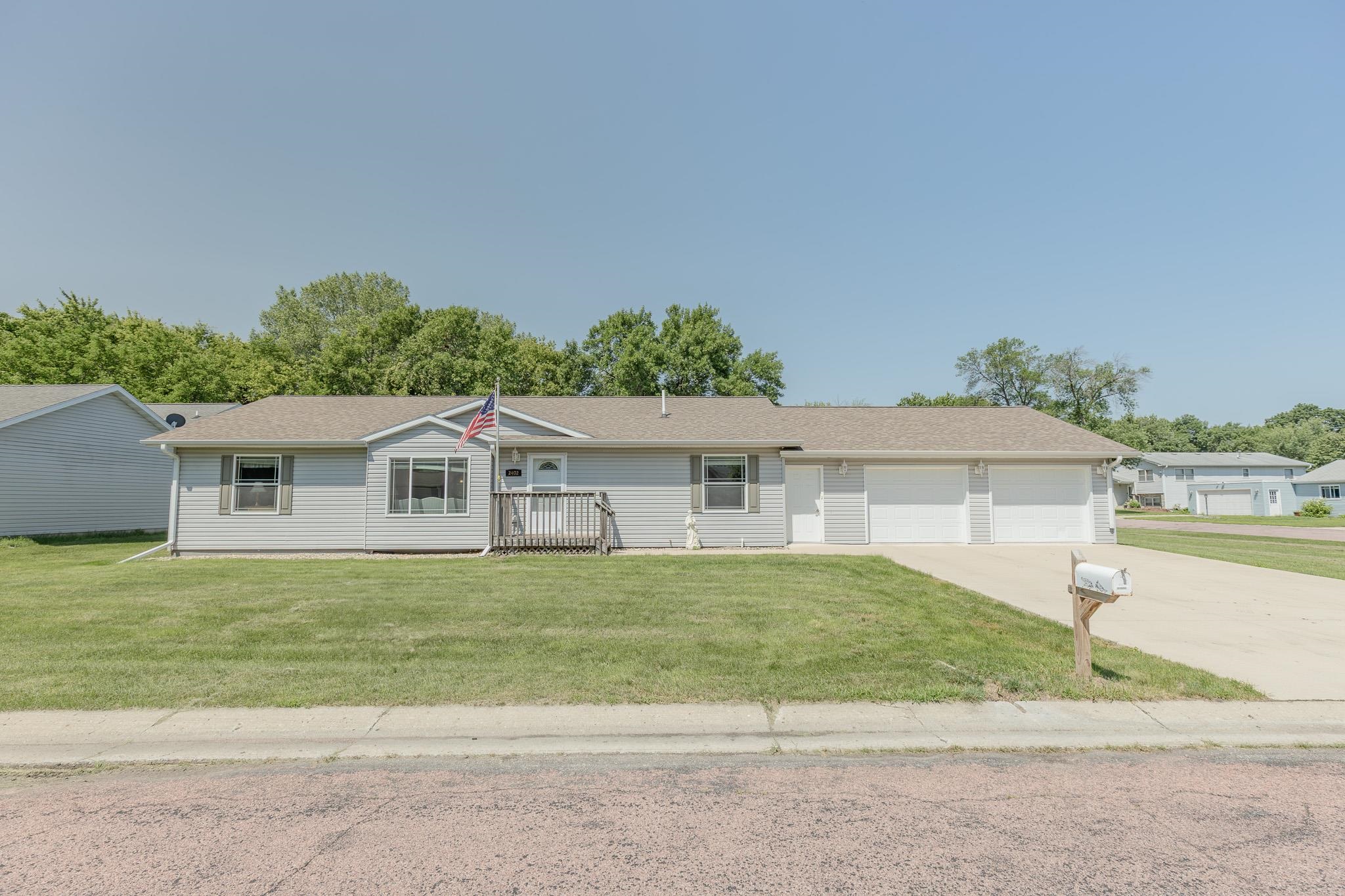 2402 Chicago, Spirit Lake, IA 51360 