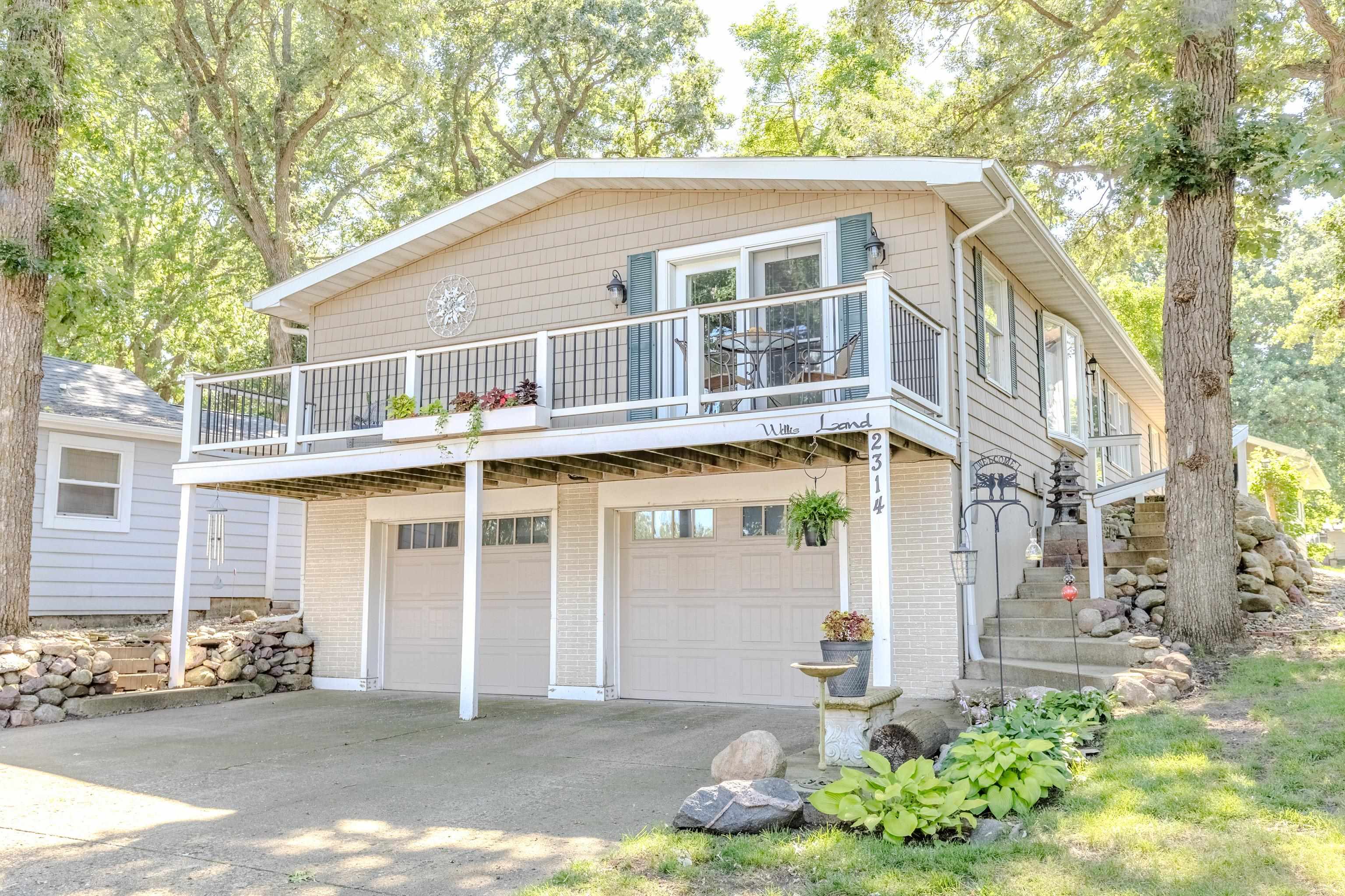 2314 Francis Sites Drive, Spirit Lake, IA 51360 