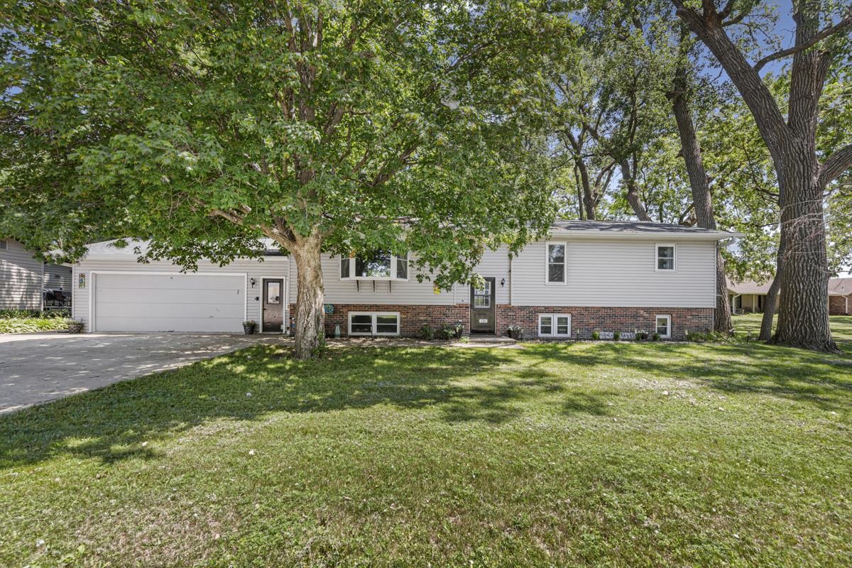 711 4th Street, Whittemore, IA 50598 