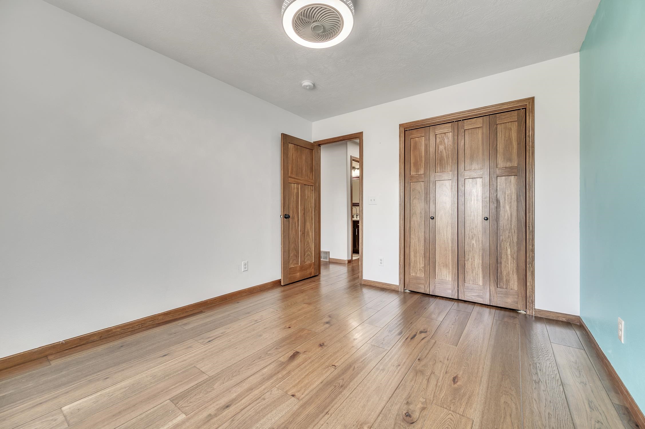 MLS #250886