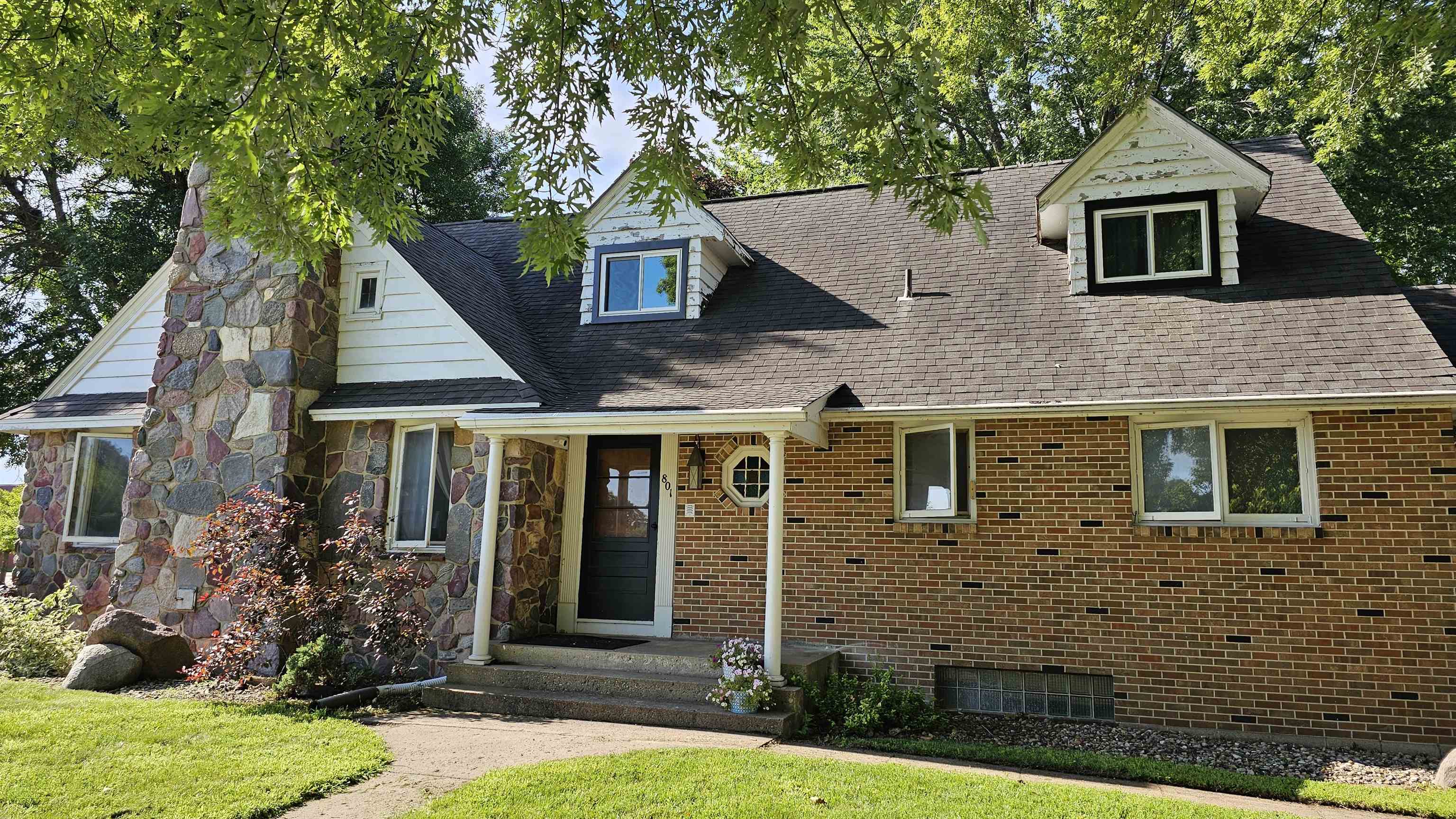 801 25th Street, Spirit Lake, IA 51301 