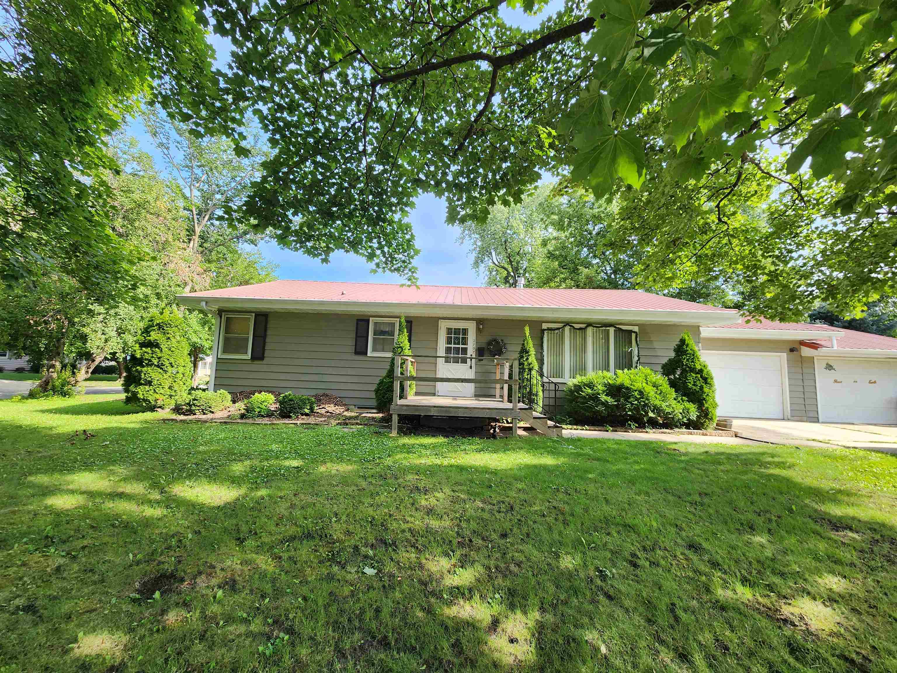 2707 2nd Street, Emmetsburg, IA 50536 