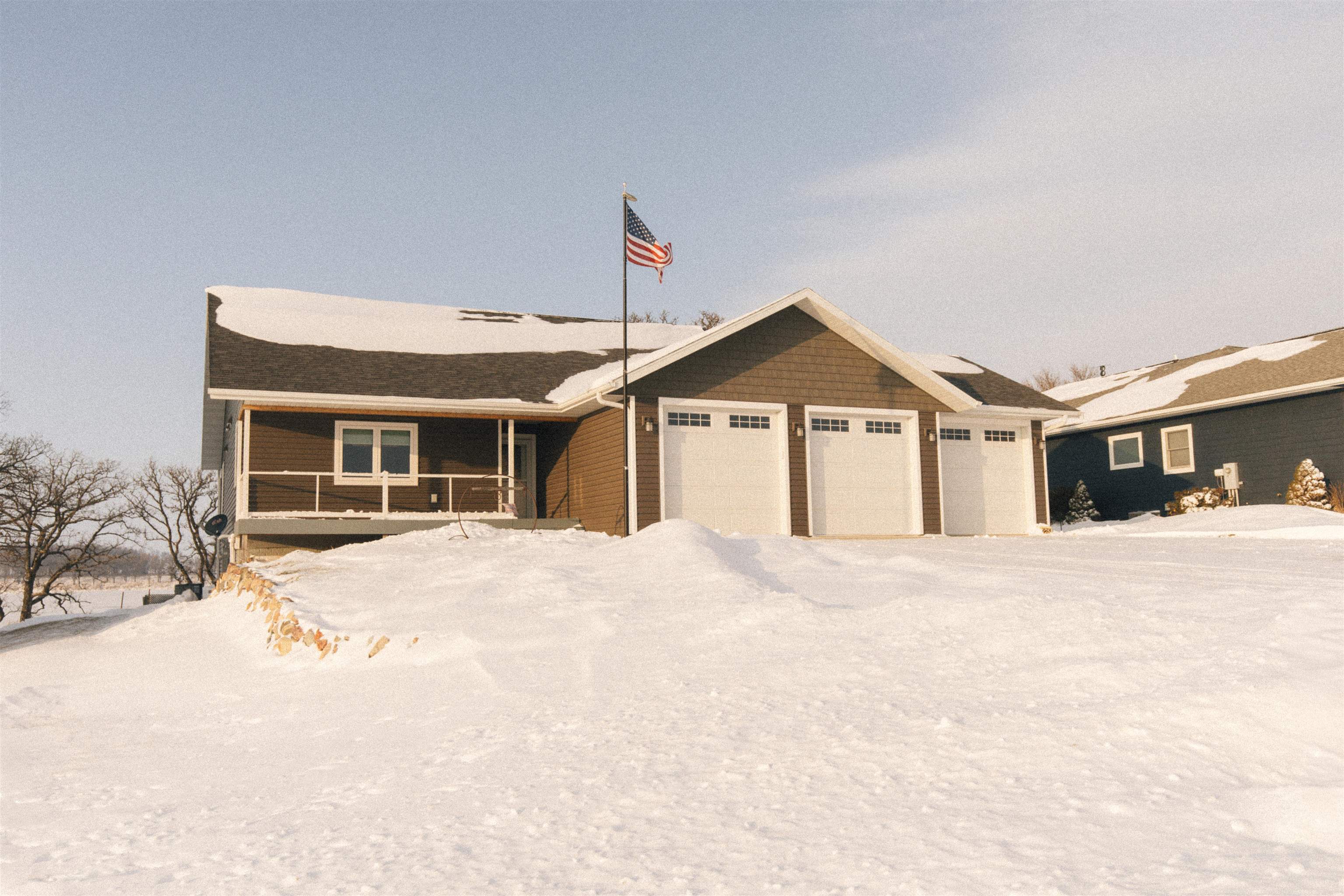 116 West Bay Road, Lake Park, IA 51347 