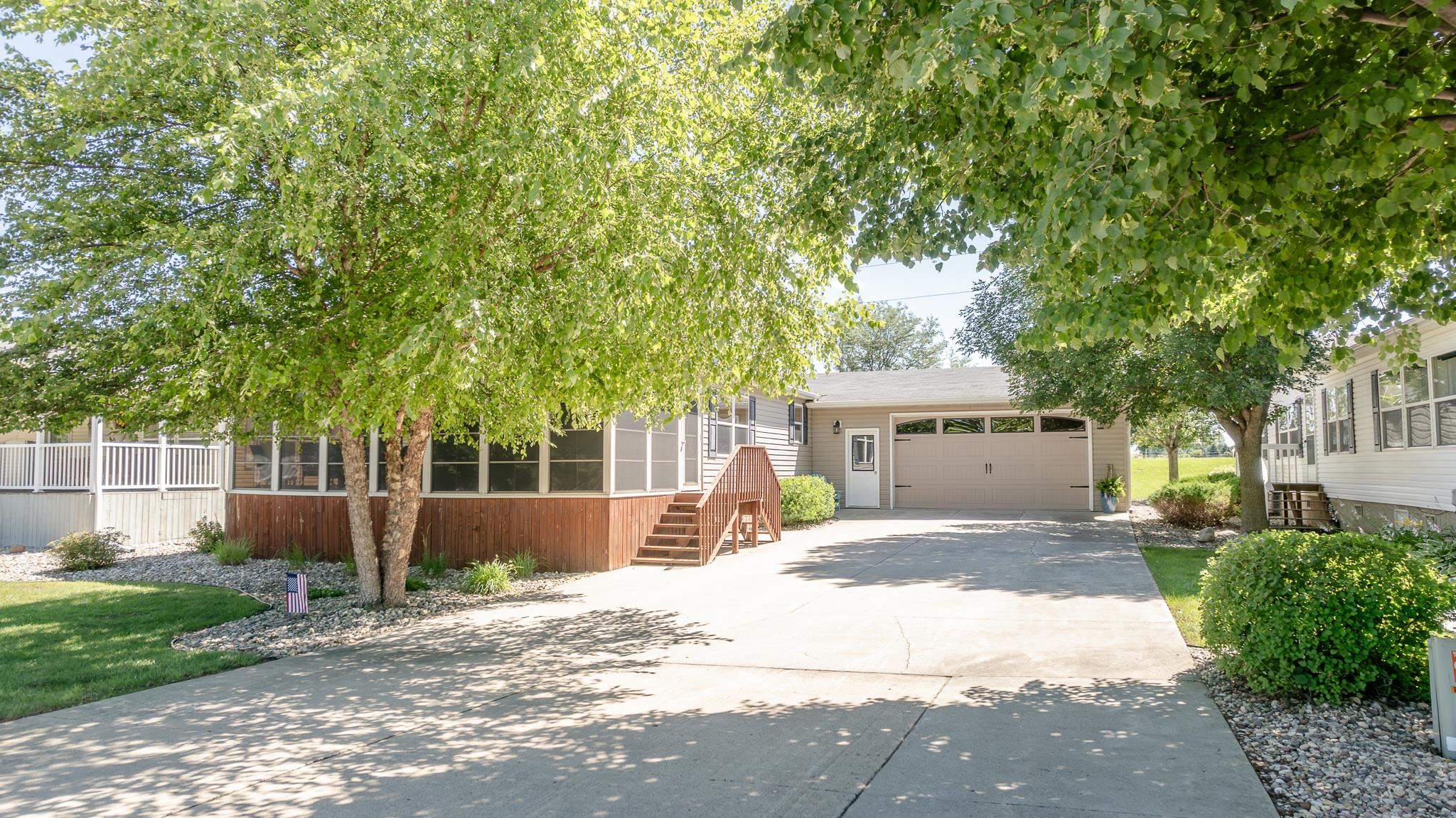1310 Wood Duck Road, Arnolds Park, IA 51331 