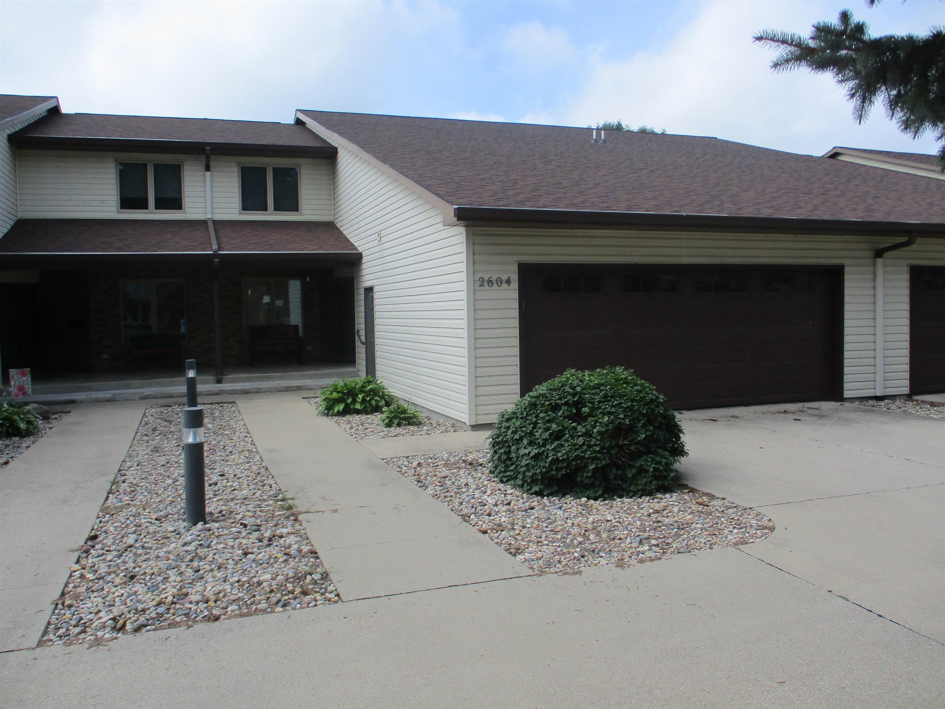 2604 2nd Street, Emmetsburg, IA 50536 