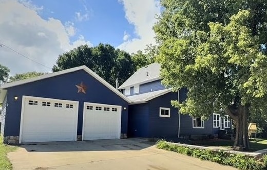 1710 Denver Avenue, Spirit Lake, IA 51360 