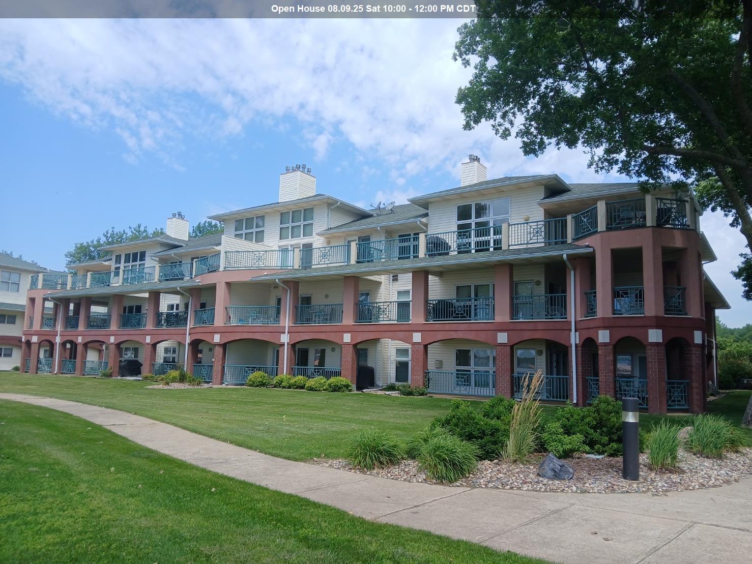 1605 Chalstrom Beach Rd #302, Okoboji, IA 51355 