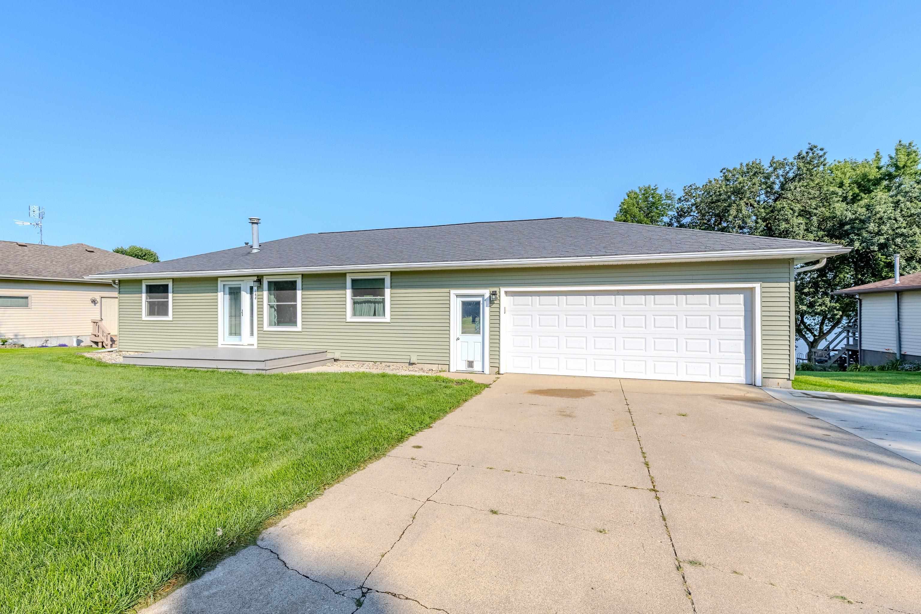 268 Country Club Drive, Lake Park, IA 51347 