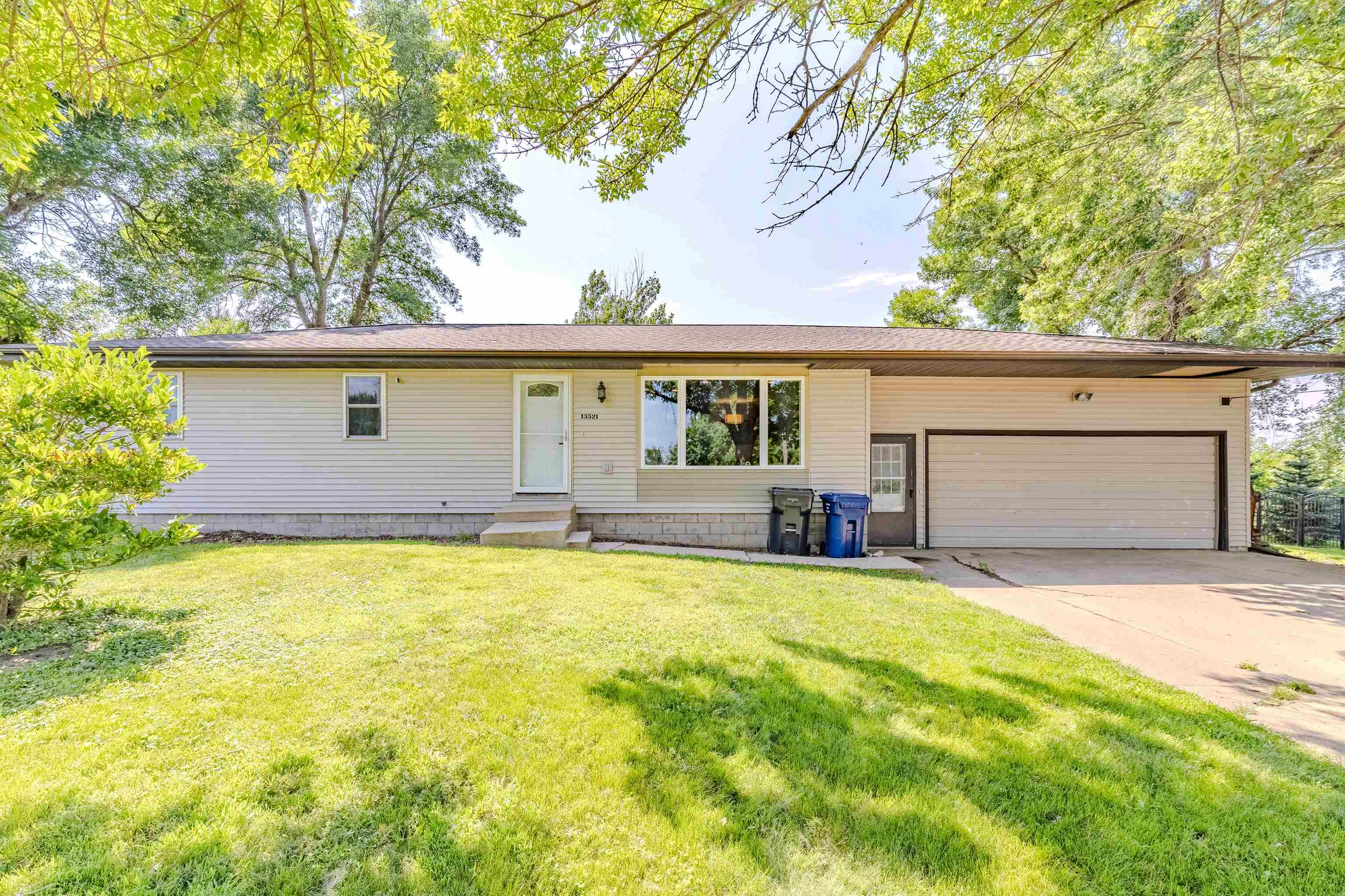 13521 240th Avenue, Orleans, IA 51360 