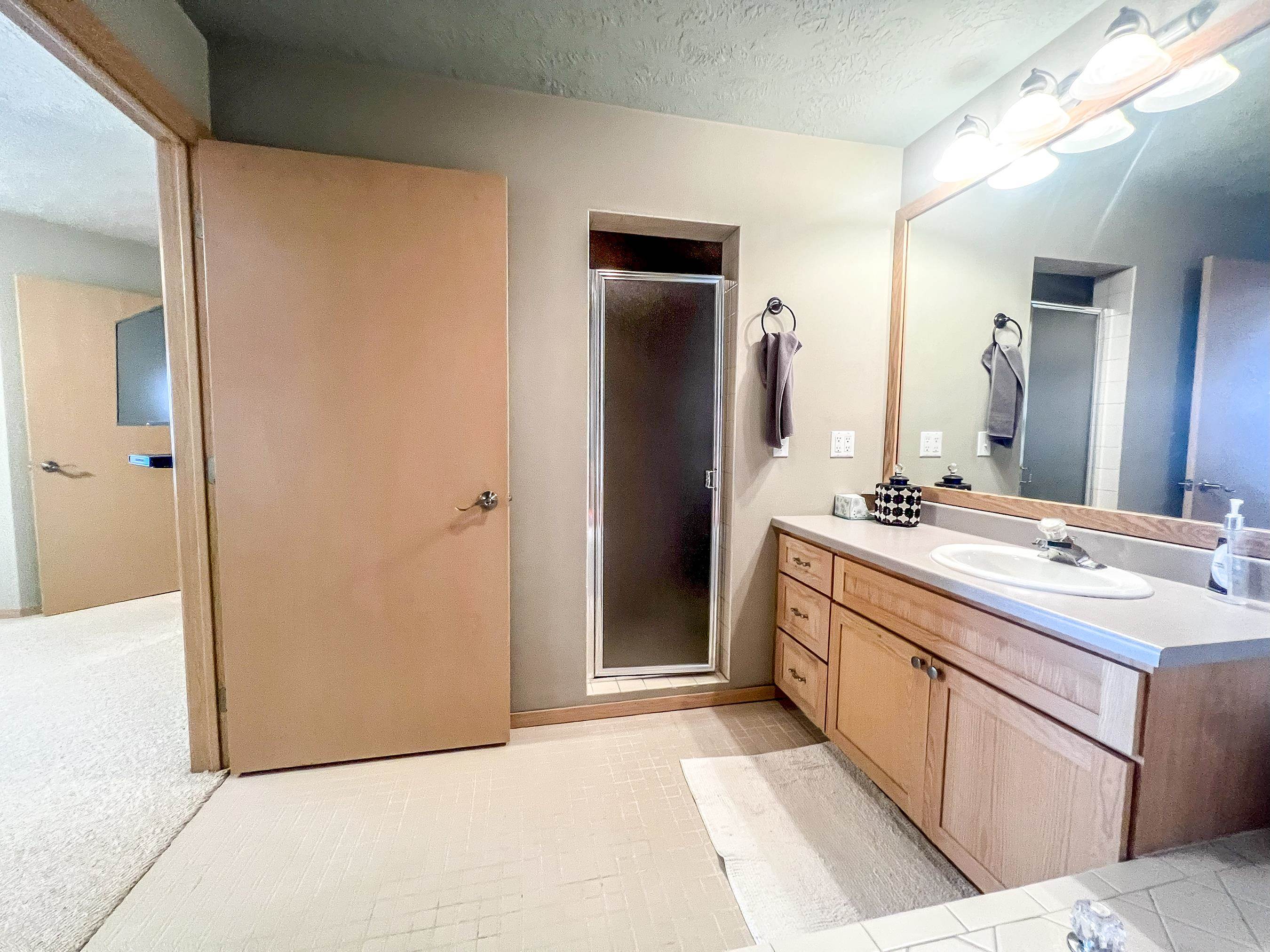MLS #251028
