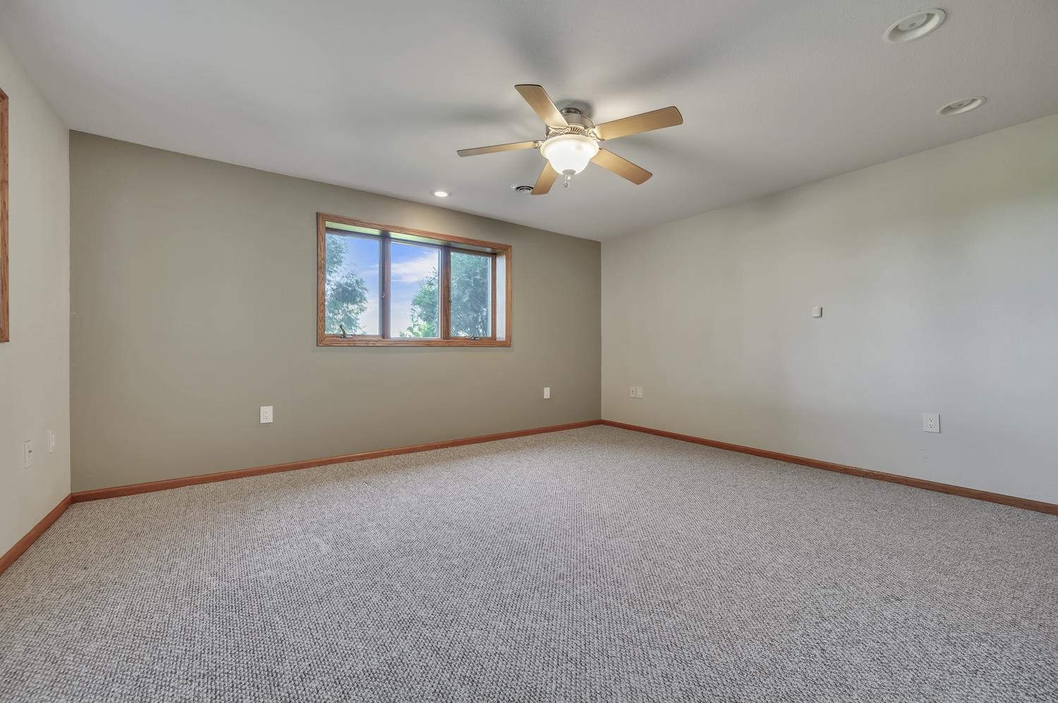 MLS #251030