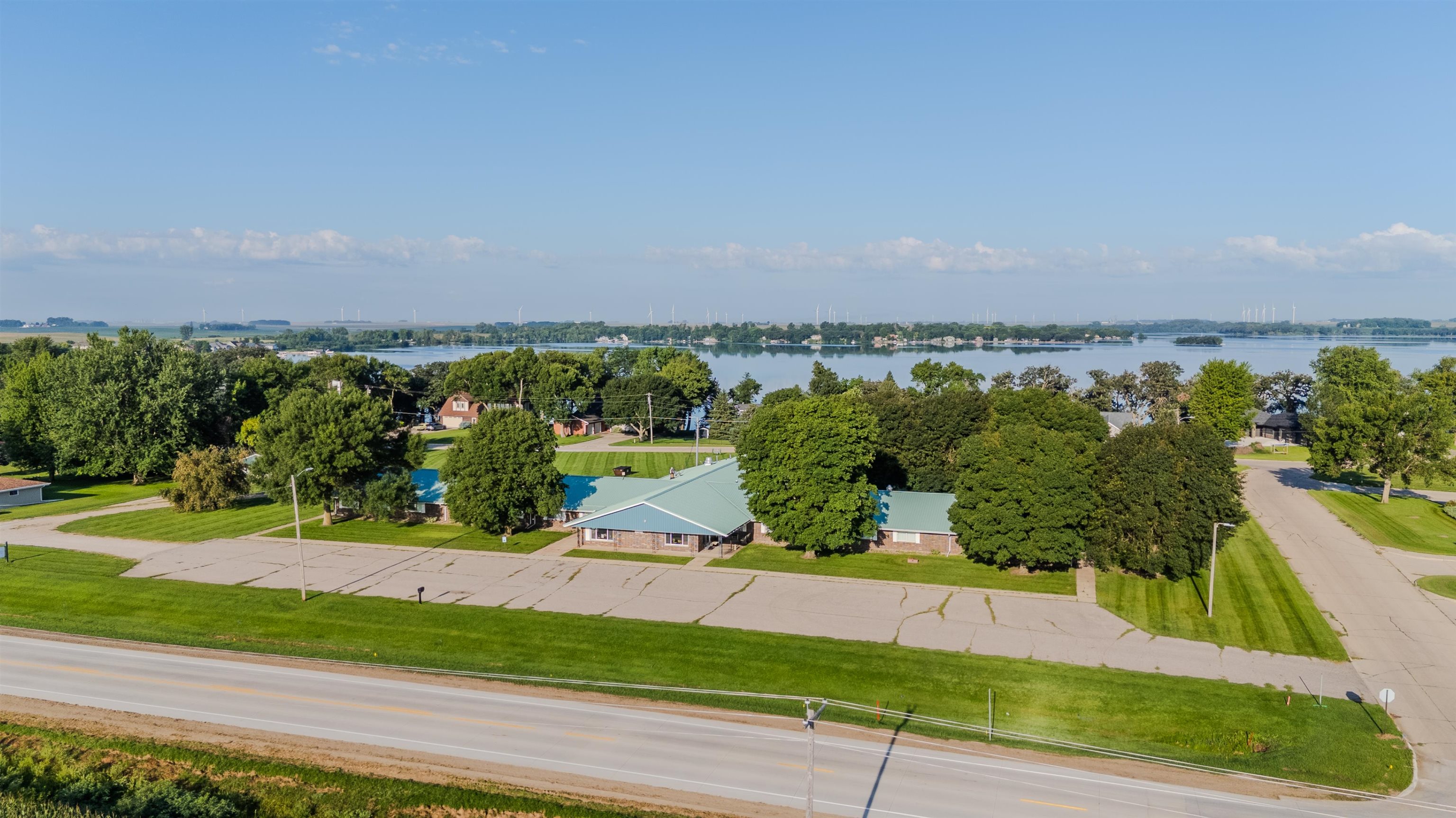 1304 South Market Street, Lake Park, IA 51347 