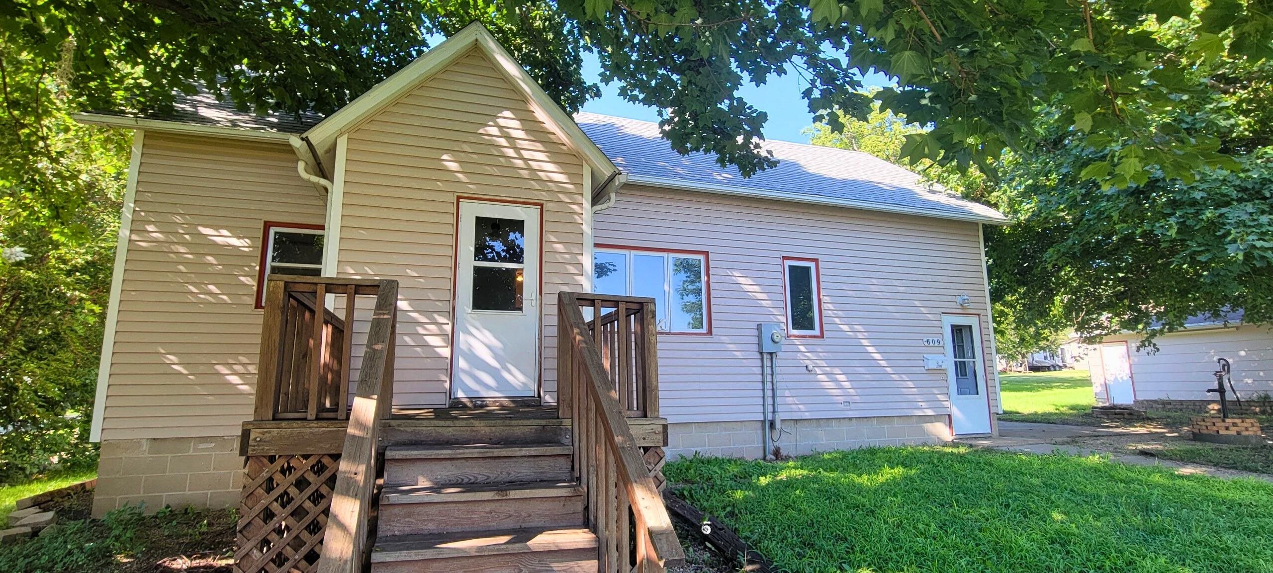 609 2nd Street, Alta, IA 51002 