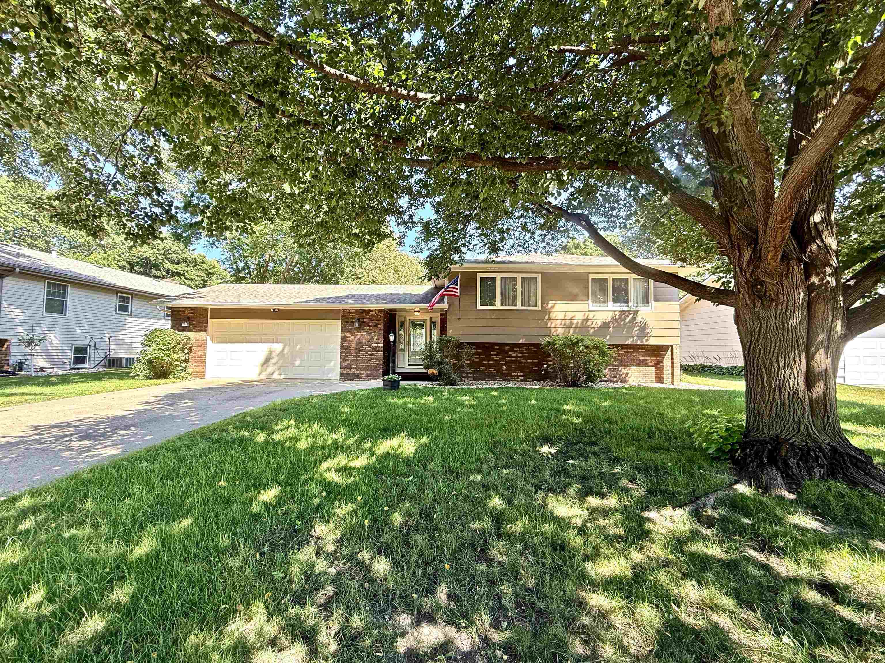 408 N 17th CT, Estherville, IA 51334 