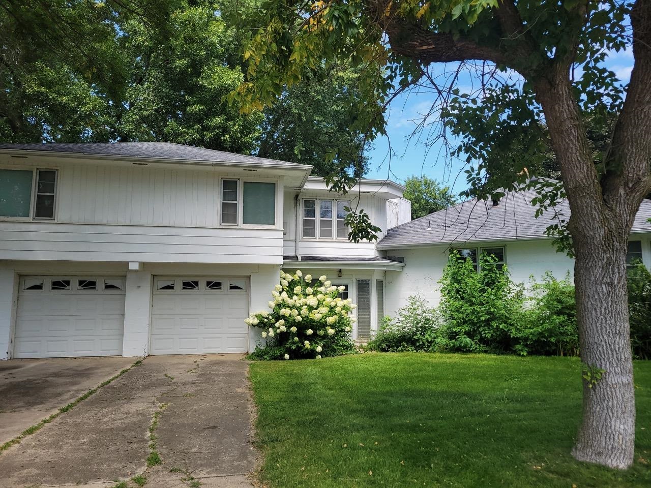 203 15th Street, Estherville, IA 51334 