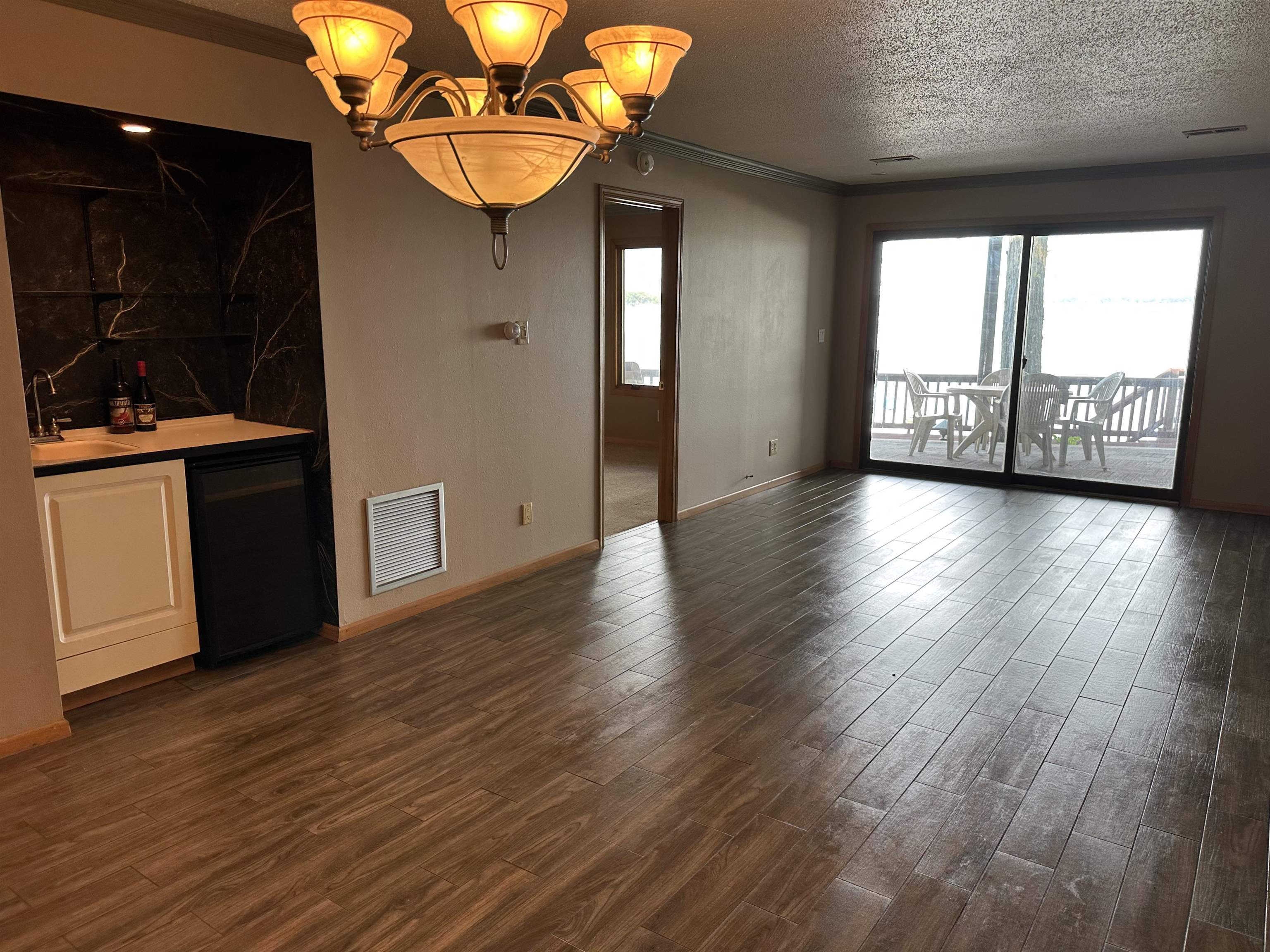 MLS #251056