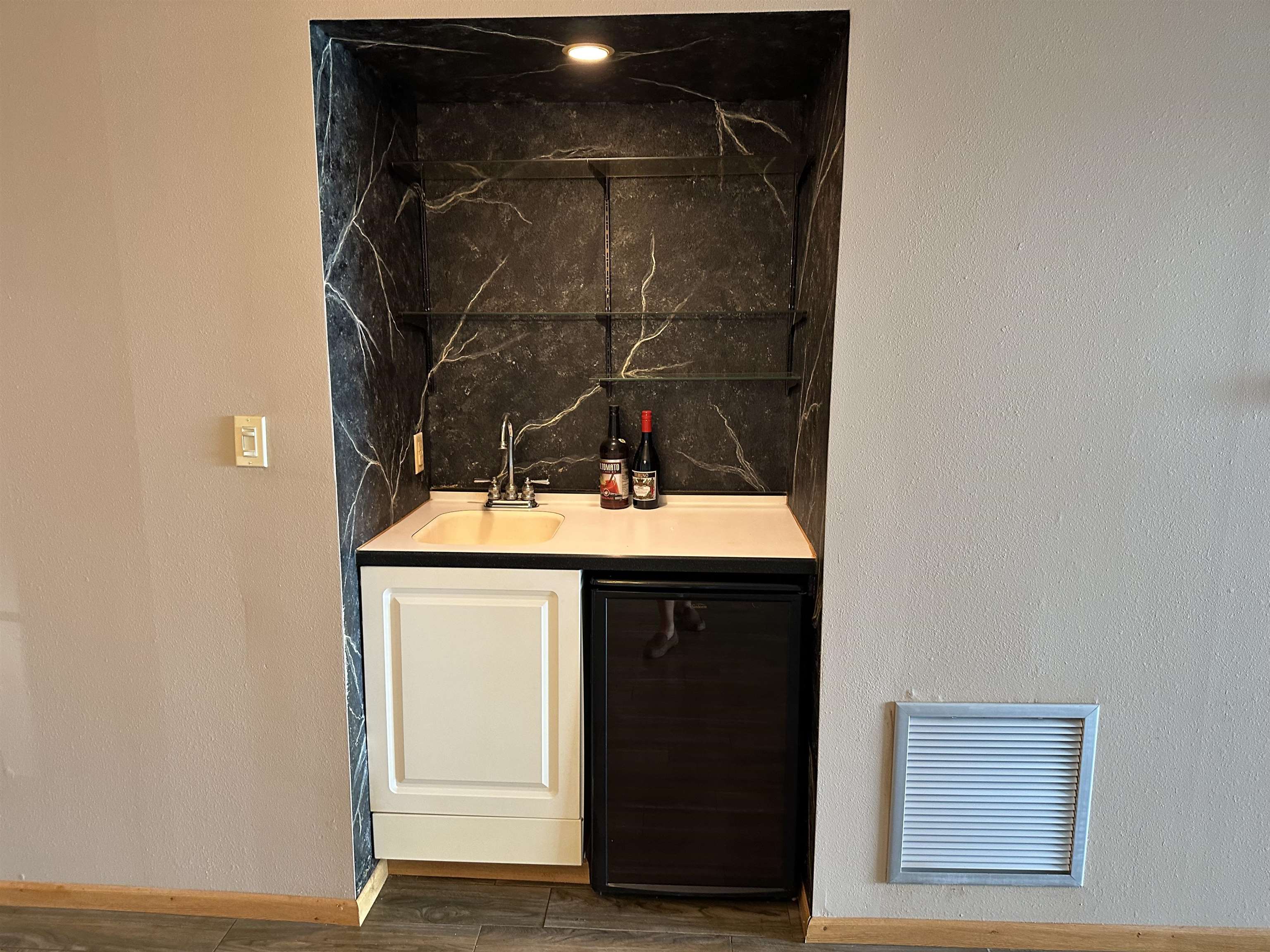 MLS #251056