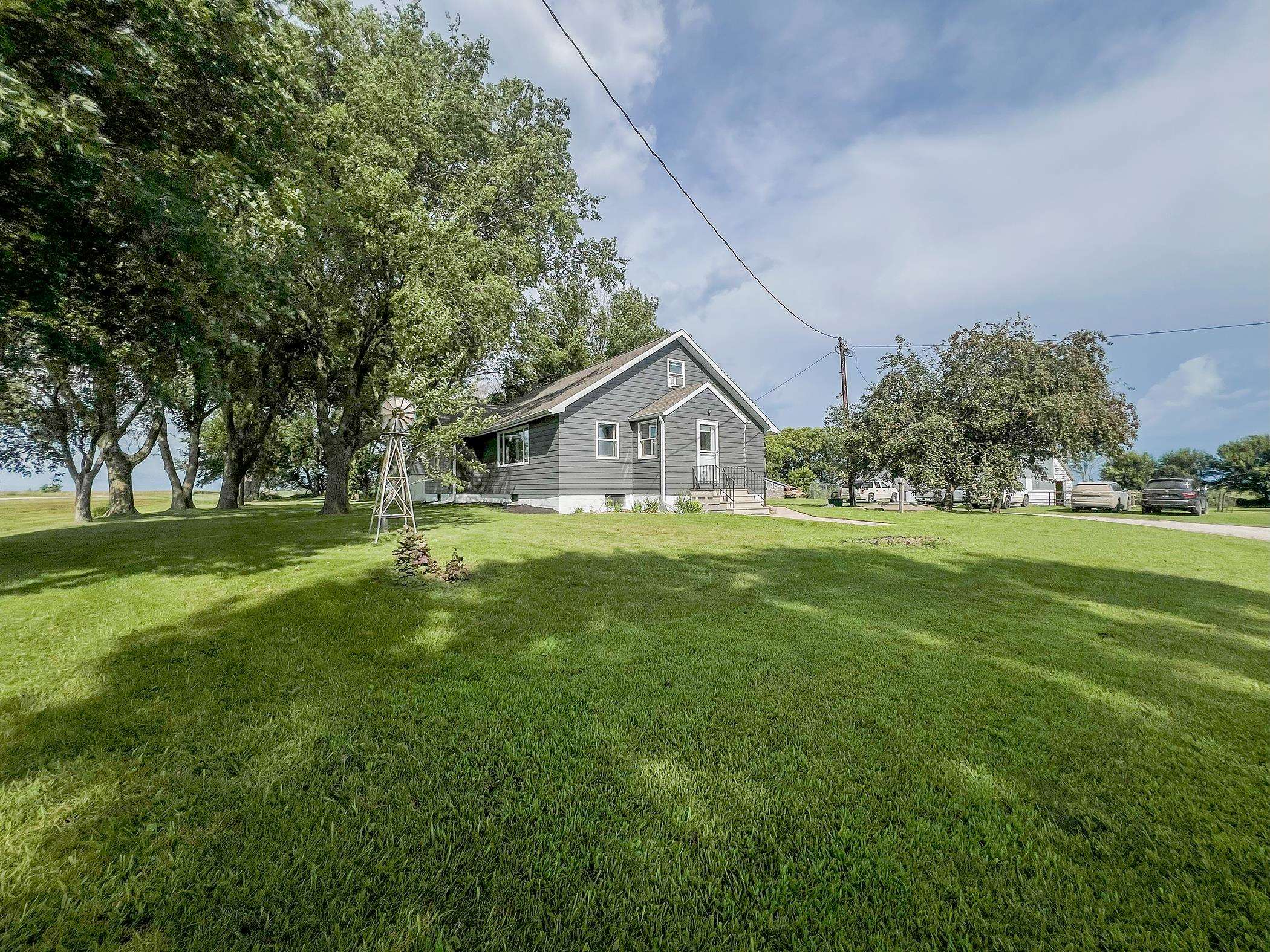 3292 220th St, Terril, IA 51364 