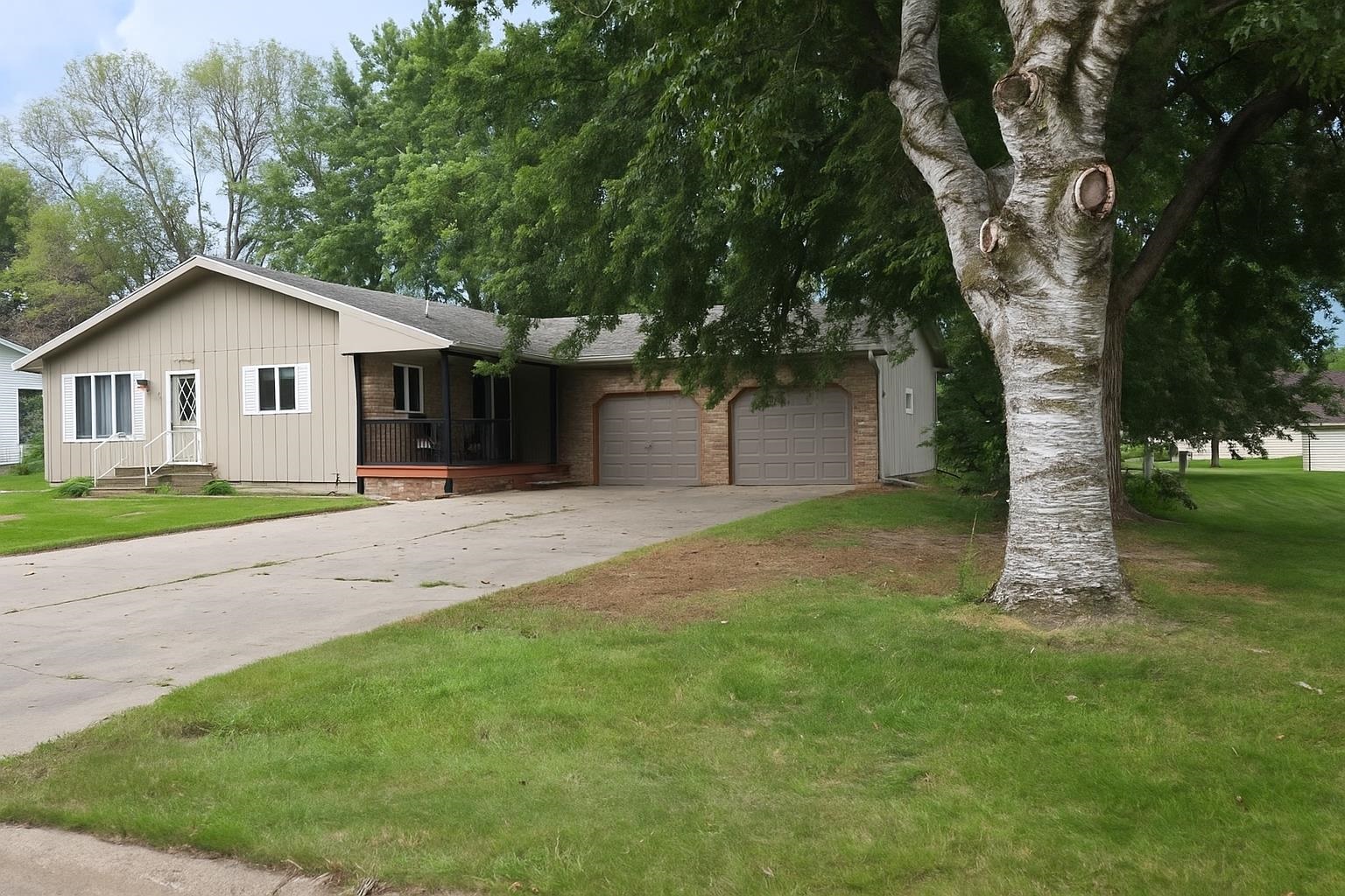 511 Sunrise Avenue, Sanborn, IA 51248 