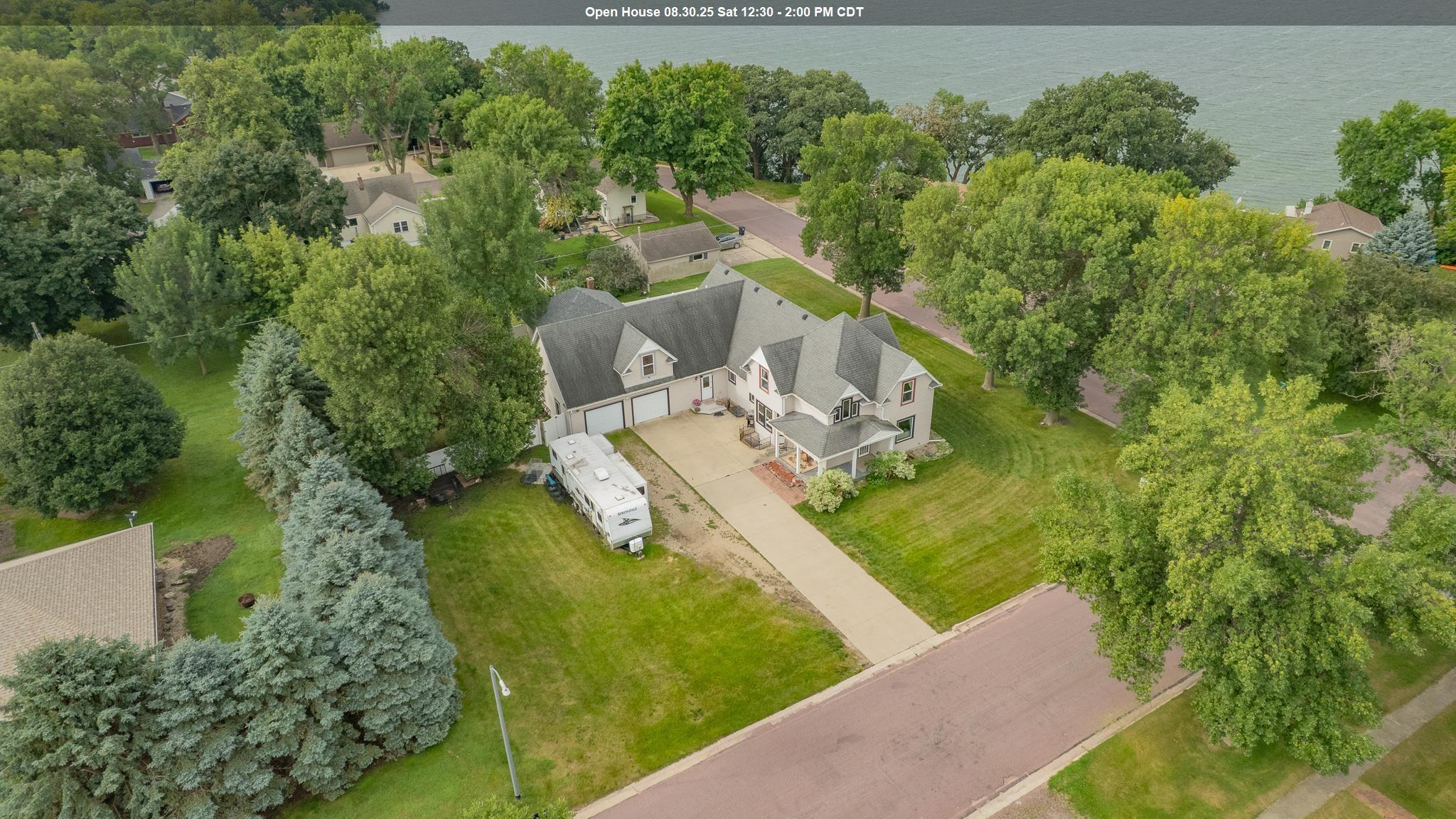 205 Lake Ave, Lake Park, IA 51347 
