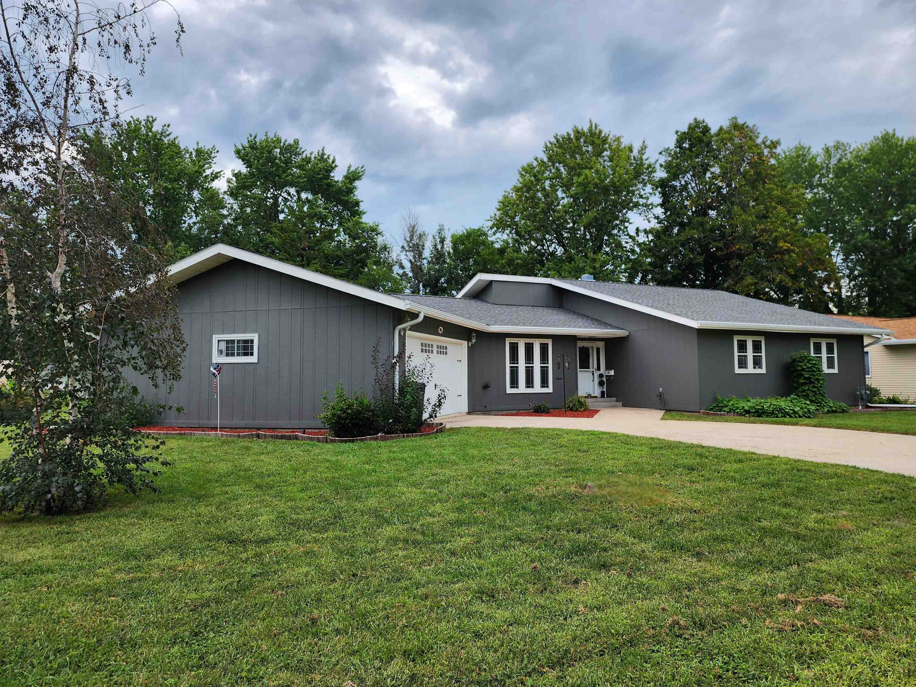 321 Bissell Street, Laurens, IA 50554 