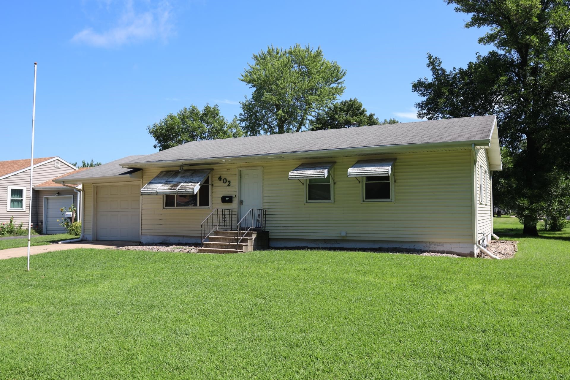 402 16th Place, Estherville, IA 51334 