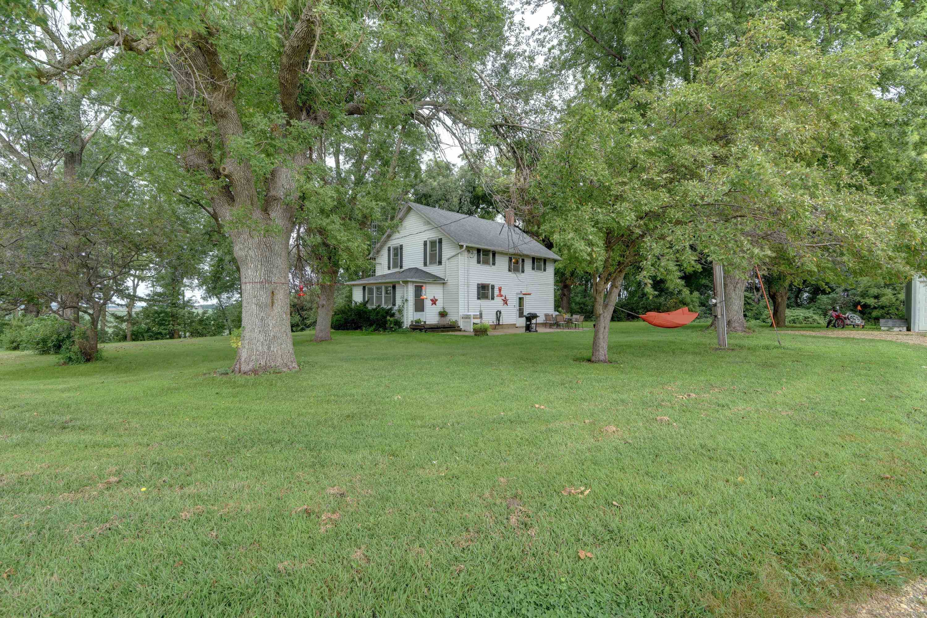 2160 430th Avenue, Estherville, IA 51334 