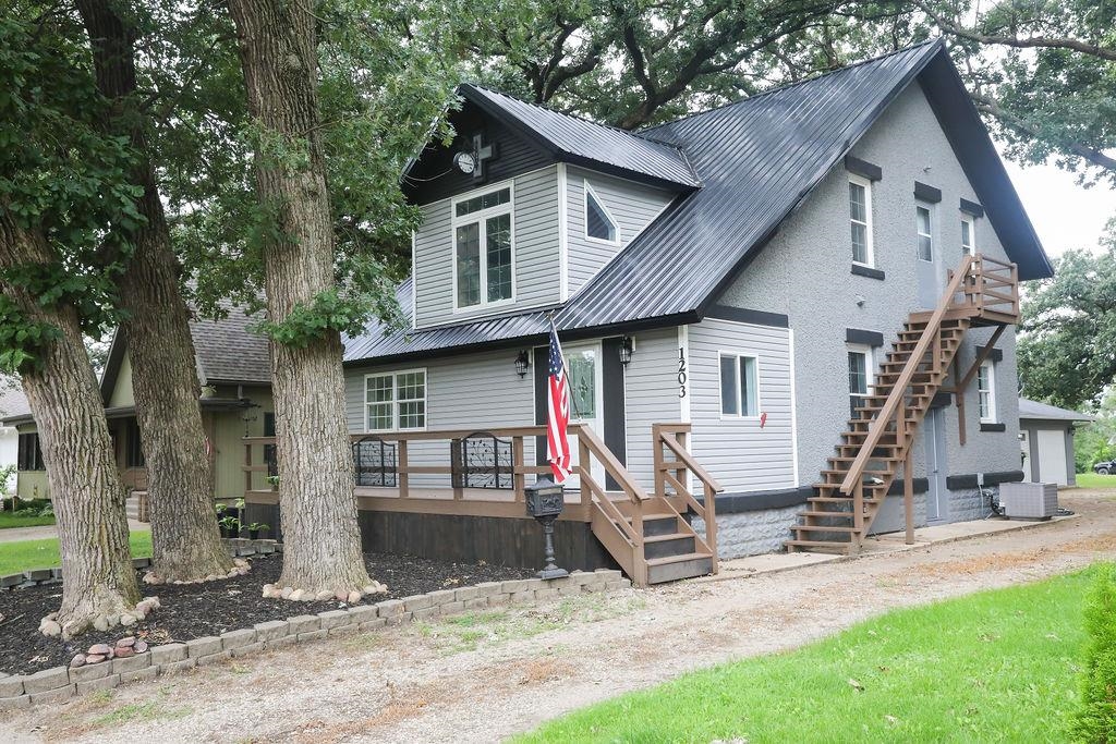 1203 6th Street, Estherville, IA 51334 