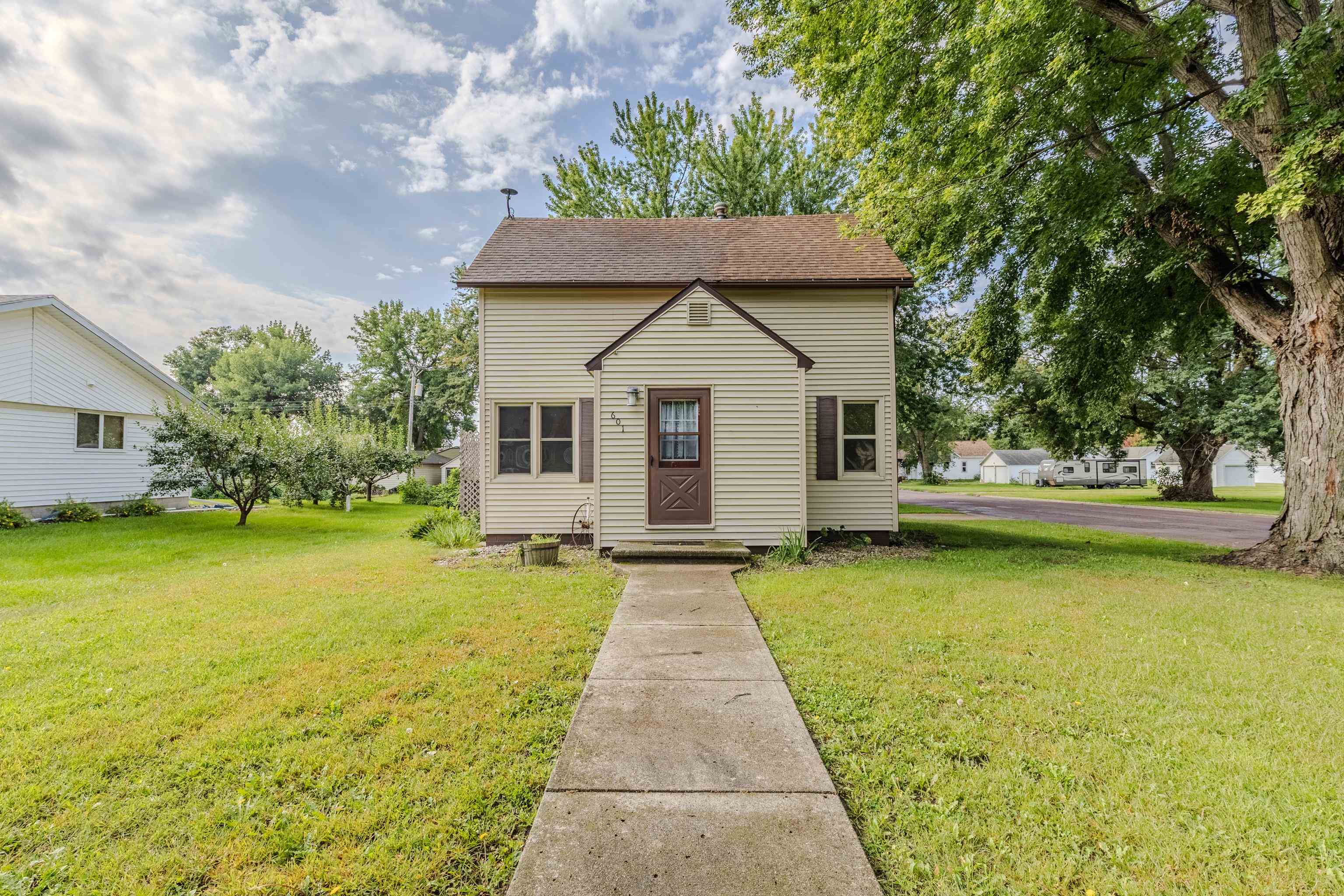 601 Michigan Avenue, George, IA 51237 