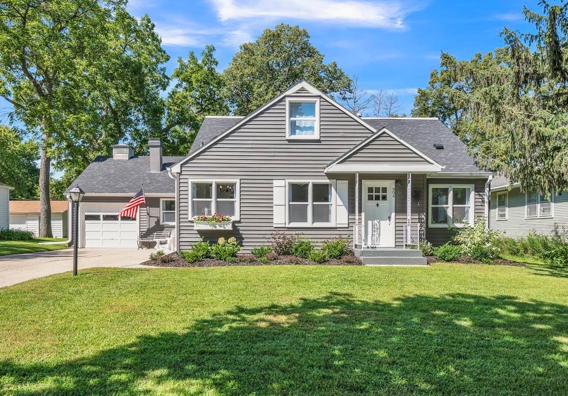 904 Hill Avenue, Spirit Lake, IA 51360 