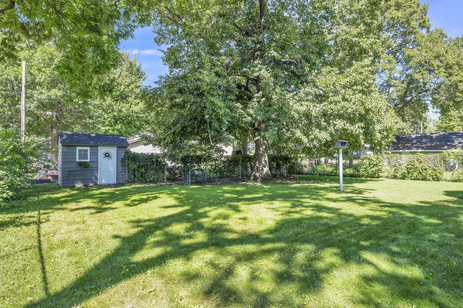 MLS #251127