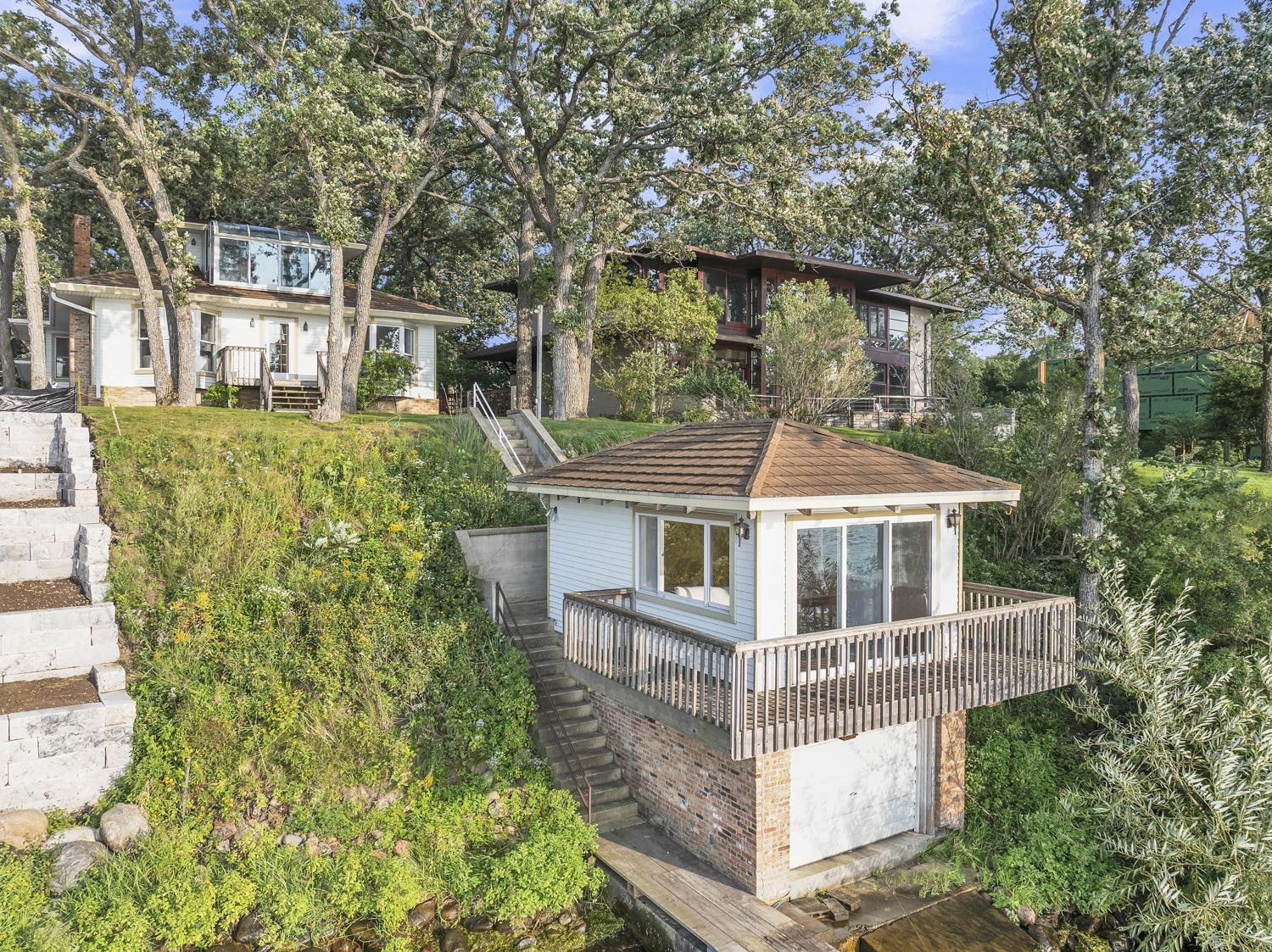 5305 Lake Shore Drive, Okoboji, IA 51355 