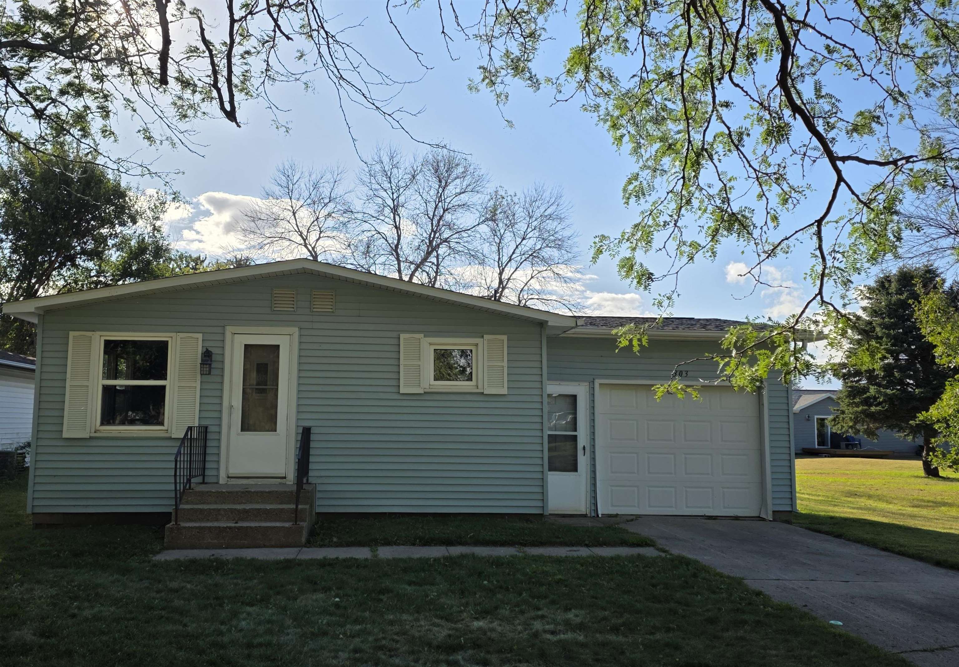 303 35th Avenue, Spencer, IA 51301 