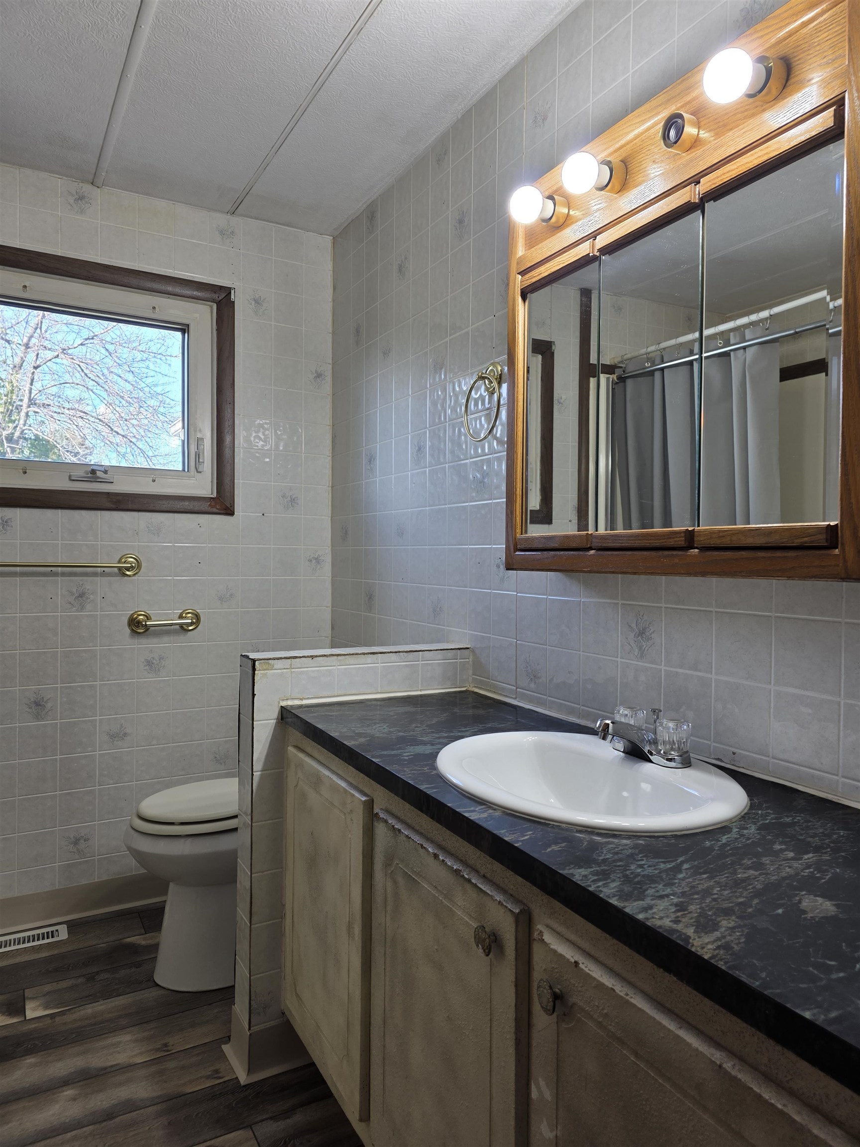 MLS #251152