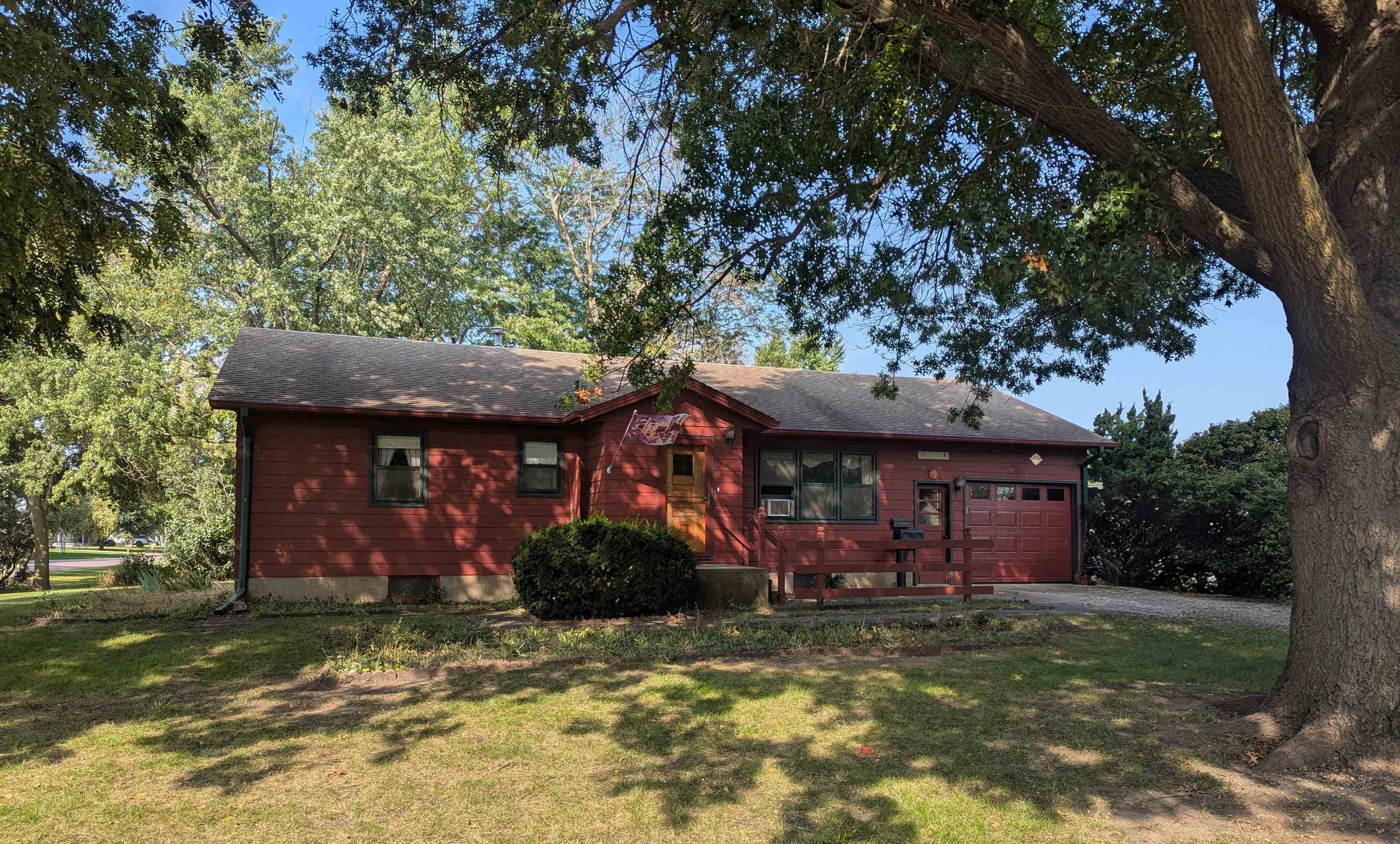 1501 L Ave, Milford, IA 51351 