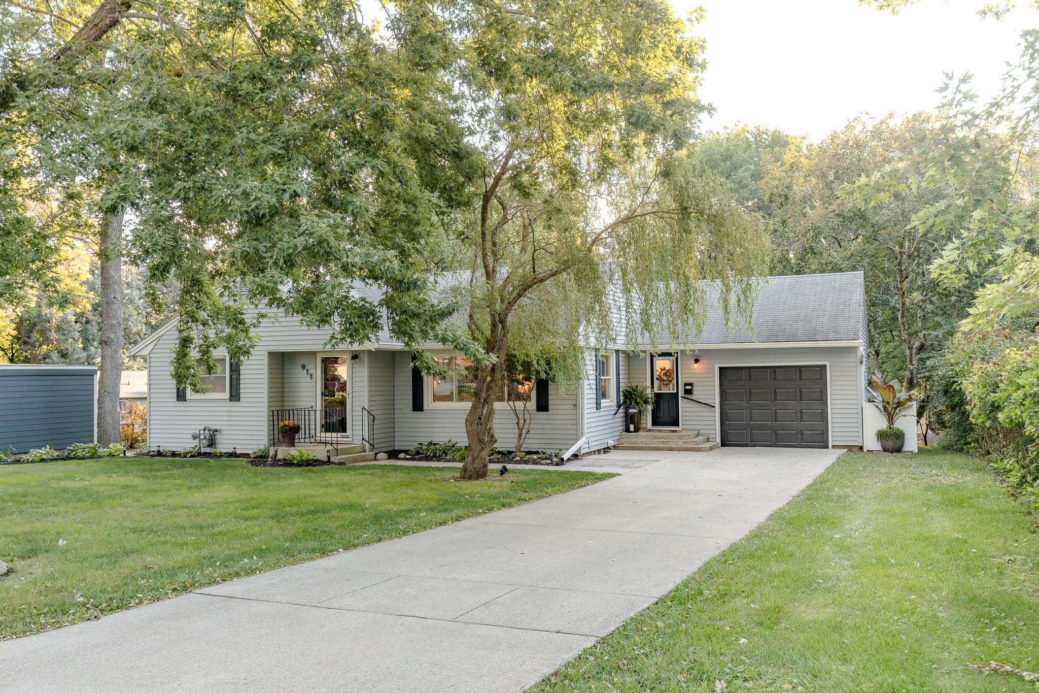 911 Fargo Avenue, Spirit Lake, IA 51360 