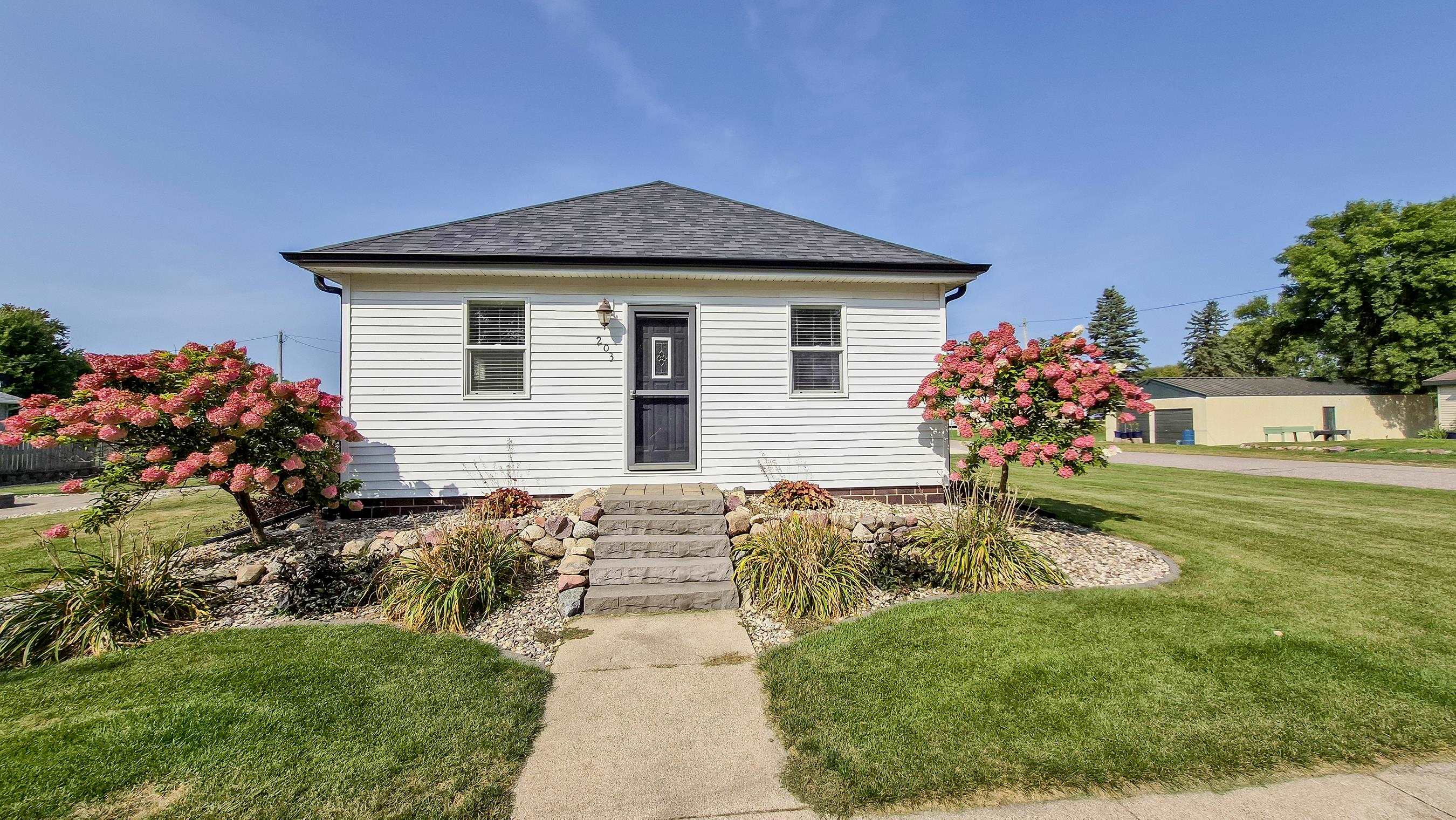 203 1St Street, Terril, IA 51364 