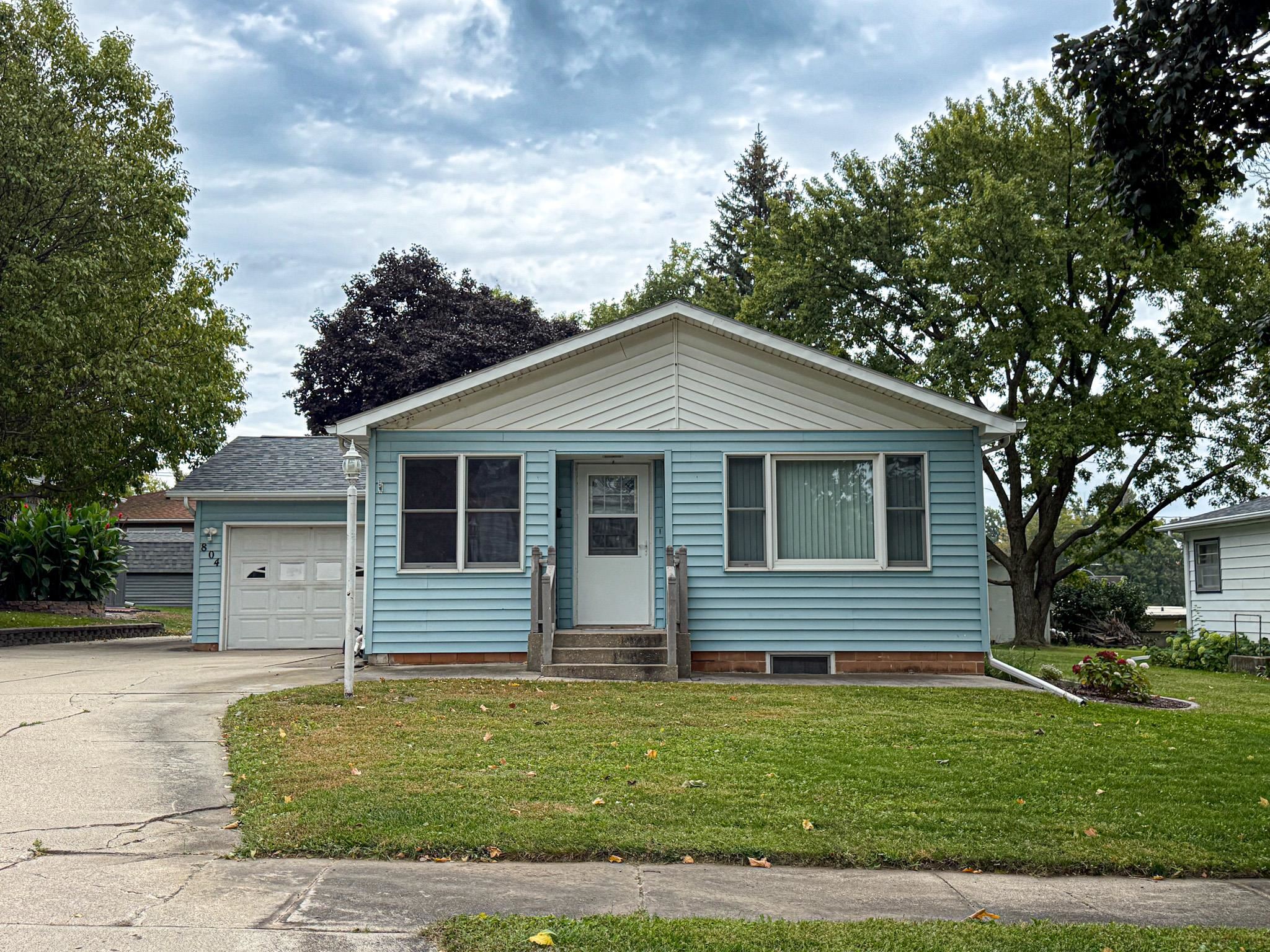 804 Madison Street, Emmetsburg, IA 50536 