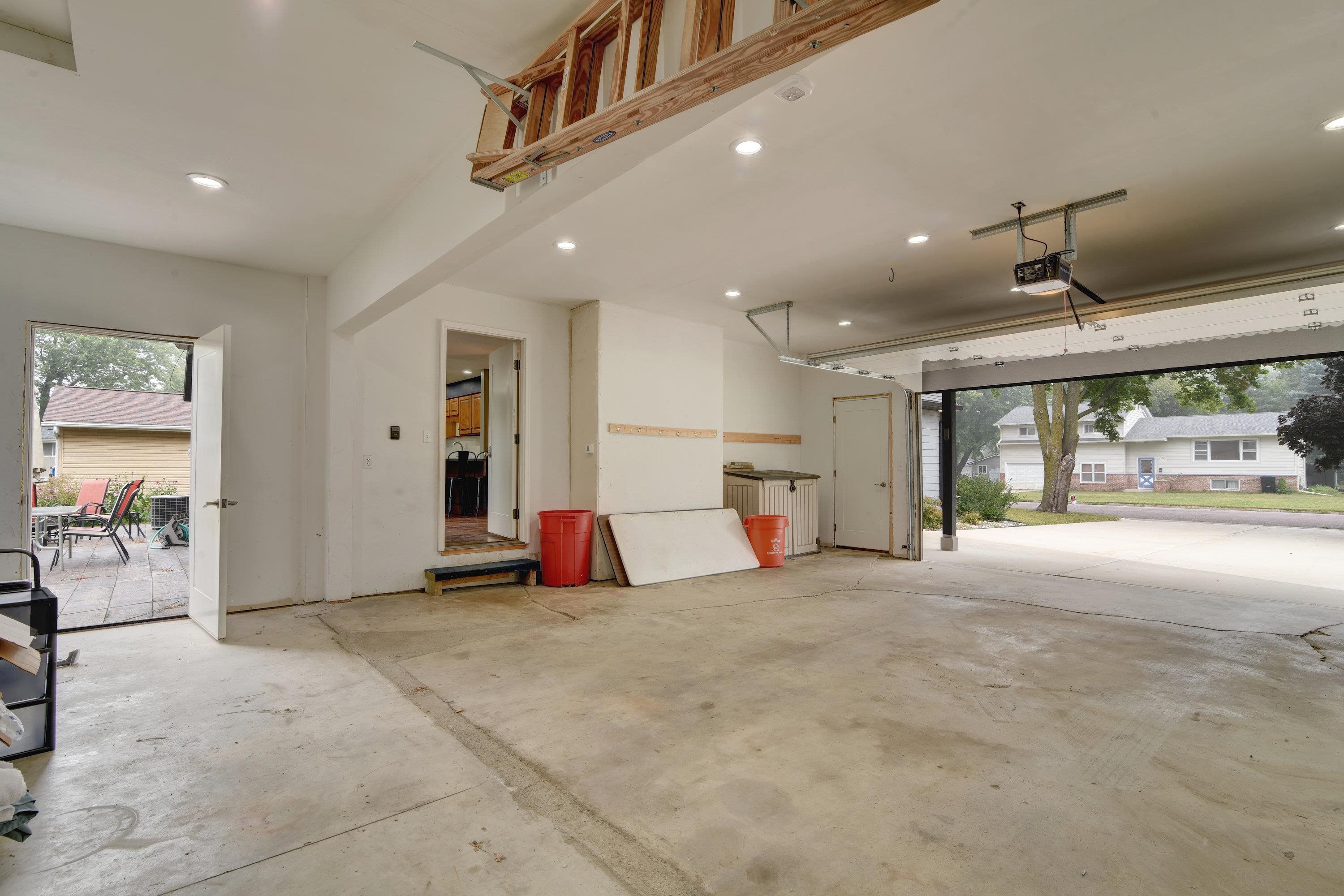 MLS #251180